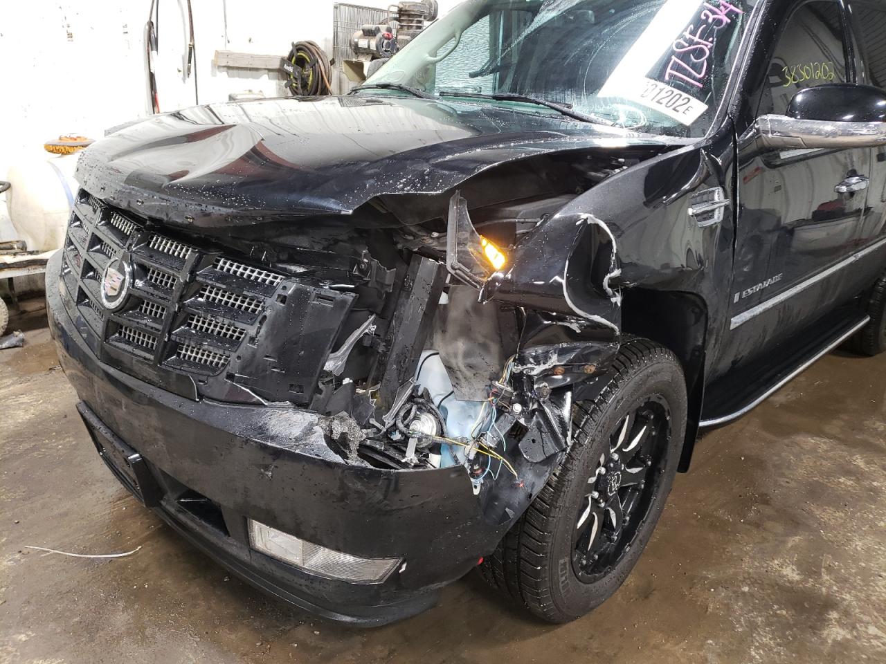 Photo 9 from auction – 2007 CADILLAC ESCALADE L with VIN 1GYFK63897R406562