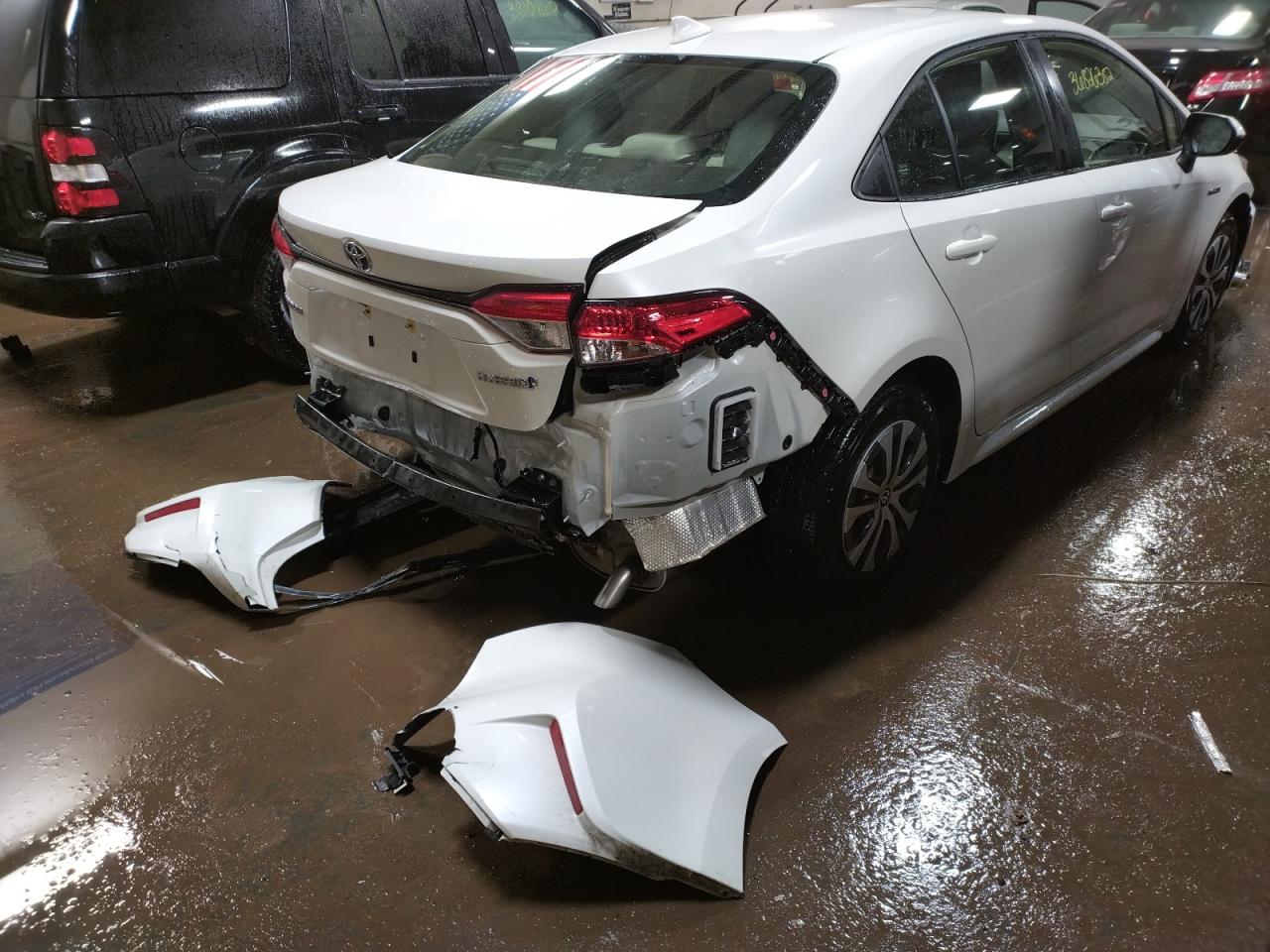 Photo 4 from auction – 2021 TOYOTA COROLLA LE with VIN JTDEAMDE2MJ024252