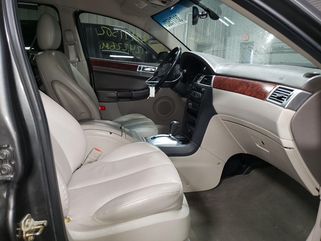 Photo 5 from auction – 2004 CHRYSLER PACIFICA with VIN 2C8GM684X4R581434