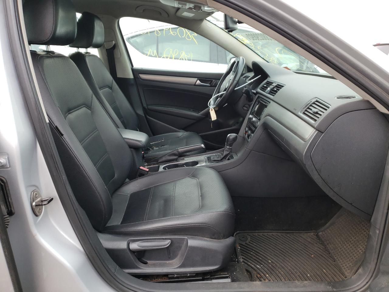 Photo 5 from auction – 2014 VOLKSWAGEN PASSAT SE with VIN 1VWBT7A39EC065322