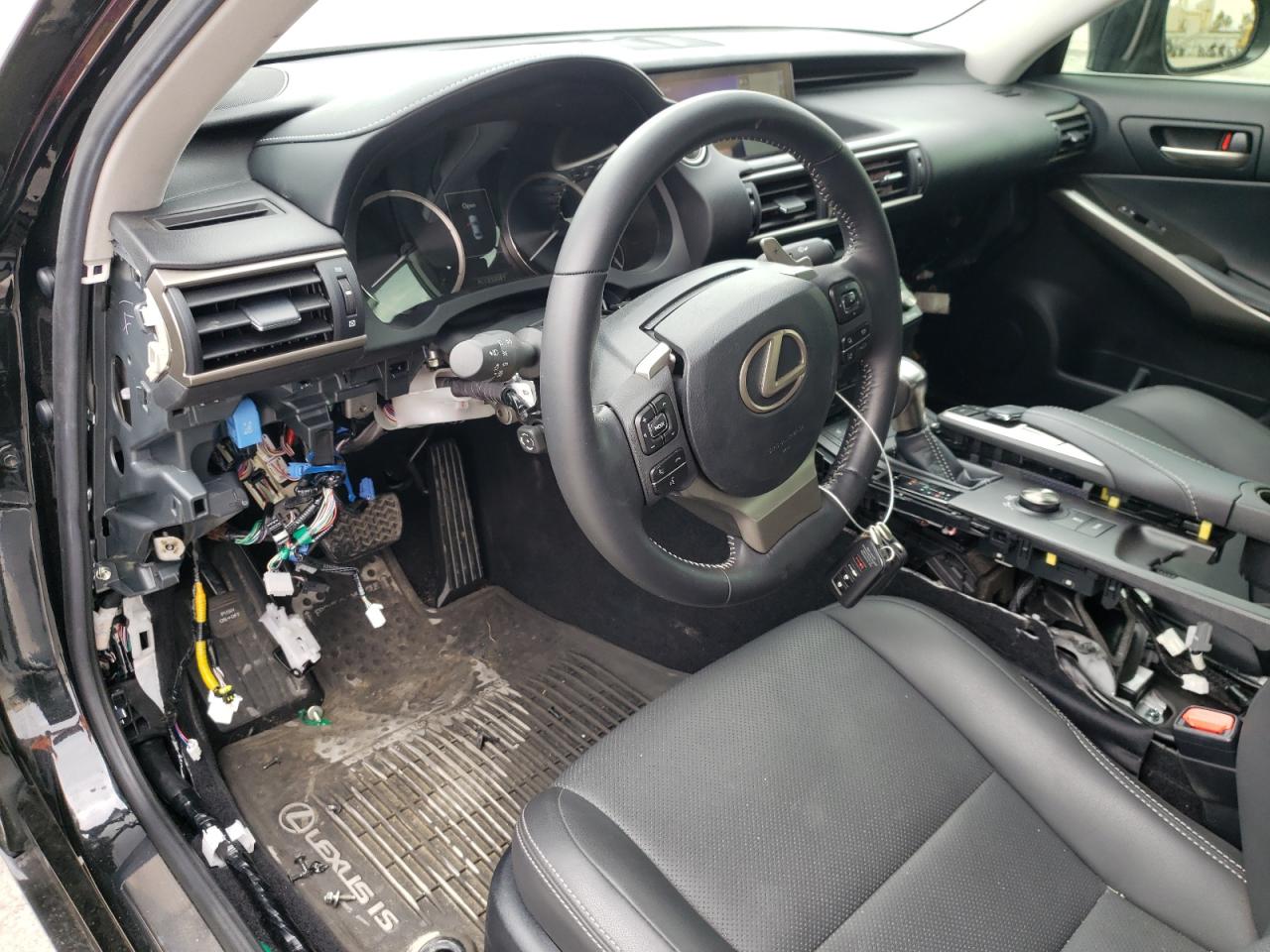 Photo 9 from auction – 2018 LEXUS IS 300 with VIN JTHBA1D22J5083487