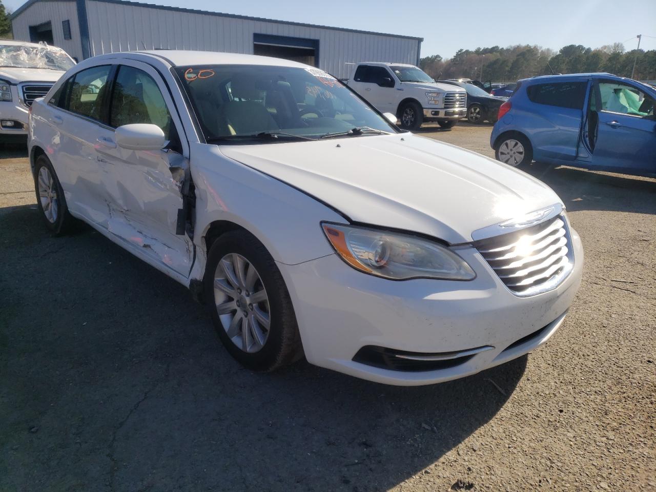 CHRYSLER 200 TOURIN 2014 with VIN 1C3CCBBB1EN186502 - Photo from auction