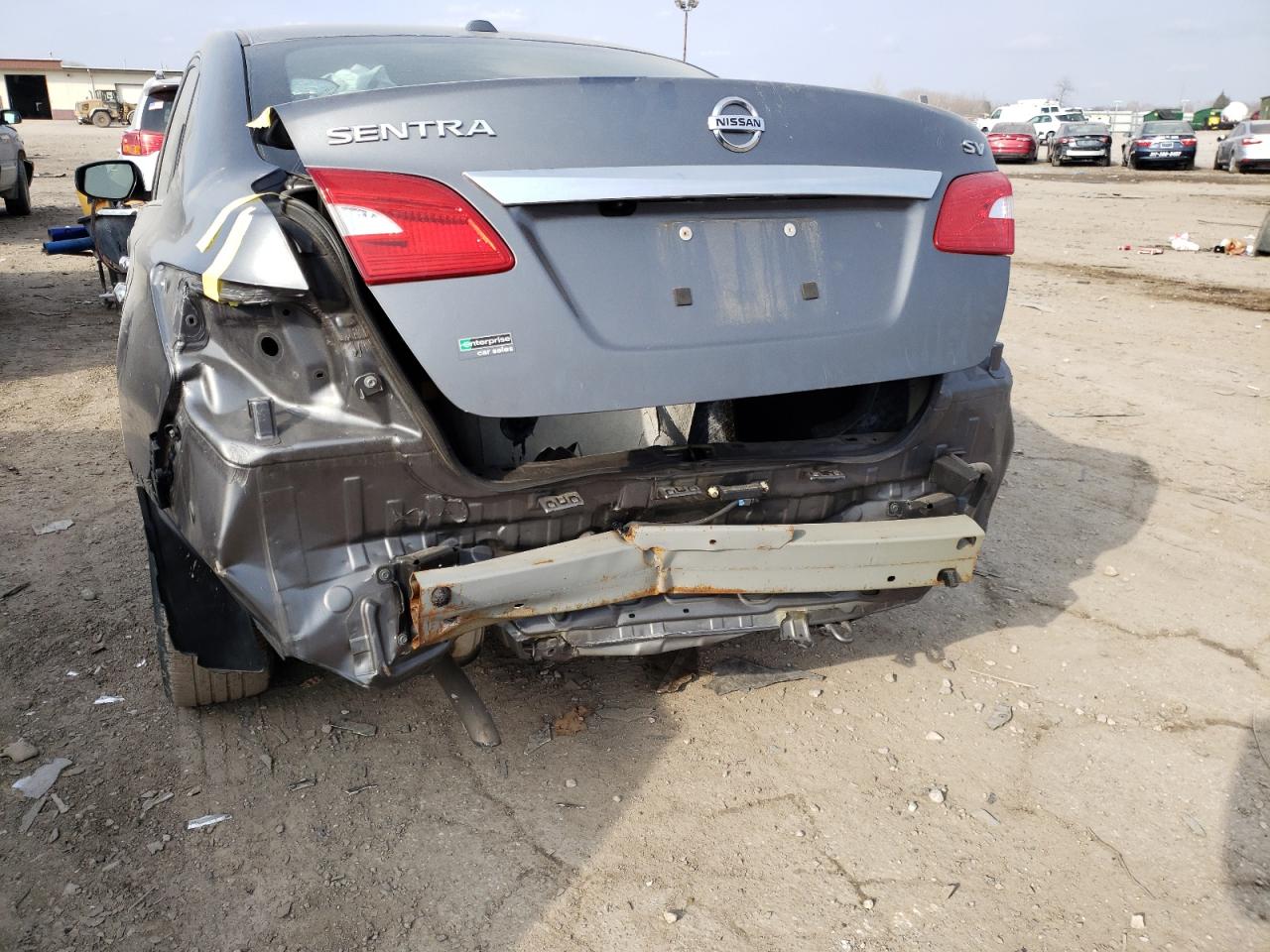Photo 9 from auction – 2016 NISSAN SENTRA S with VIN 3N1AB7AP3GL647575