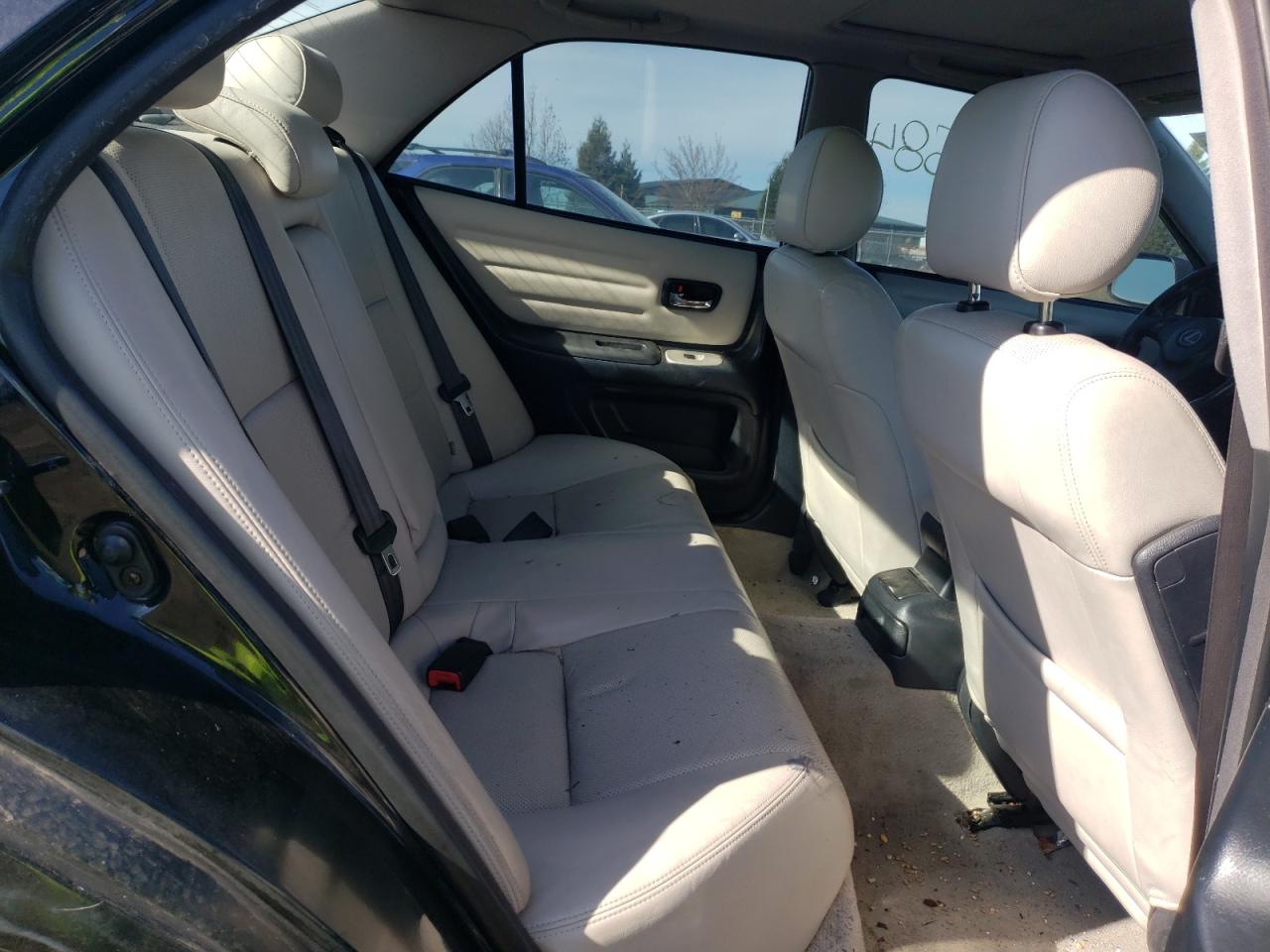 Photo 6 from auction – 2004 LEXUS IS 300 with VIN JTHBD192840088033