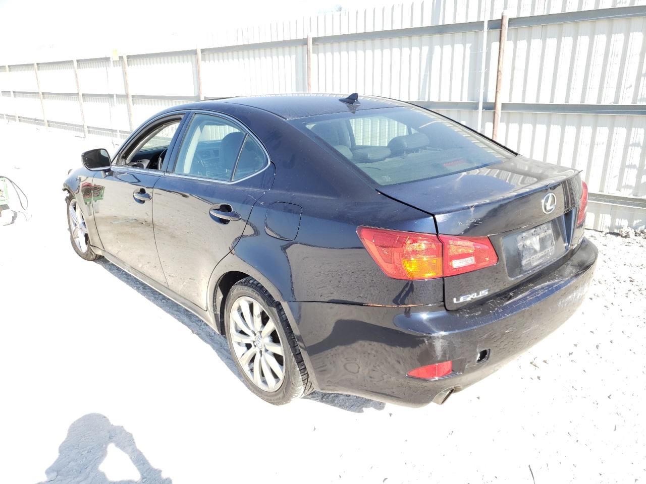 Photo 3 from auction – 2007 LEXUS IS 250 with VIN JTHCK262775015022