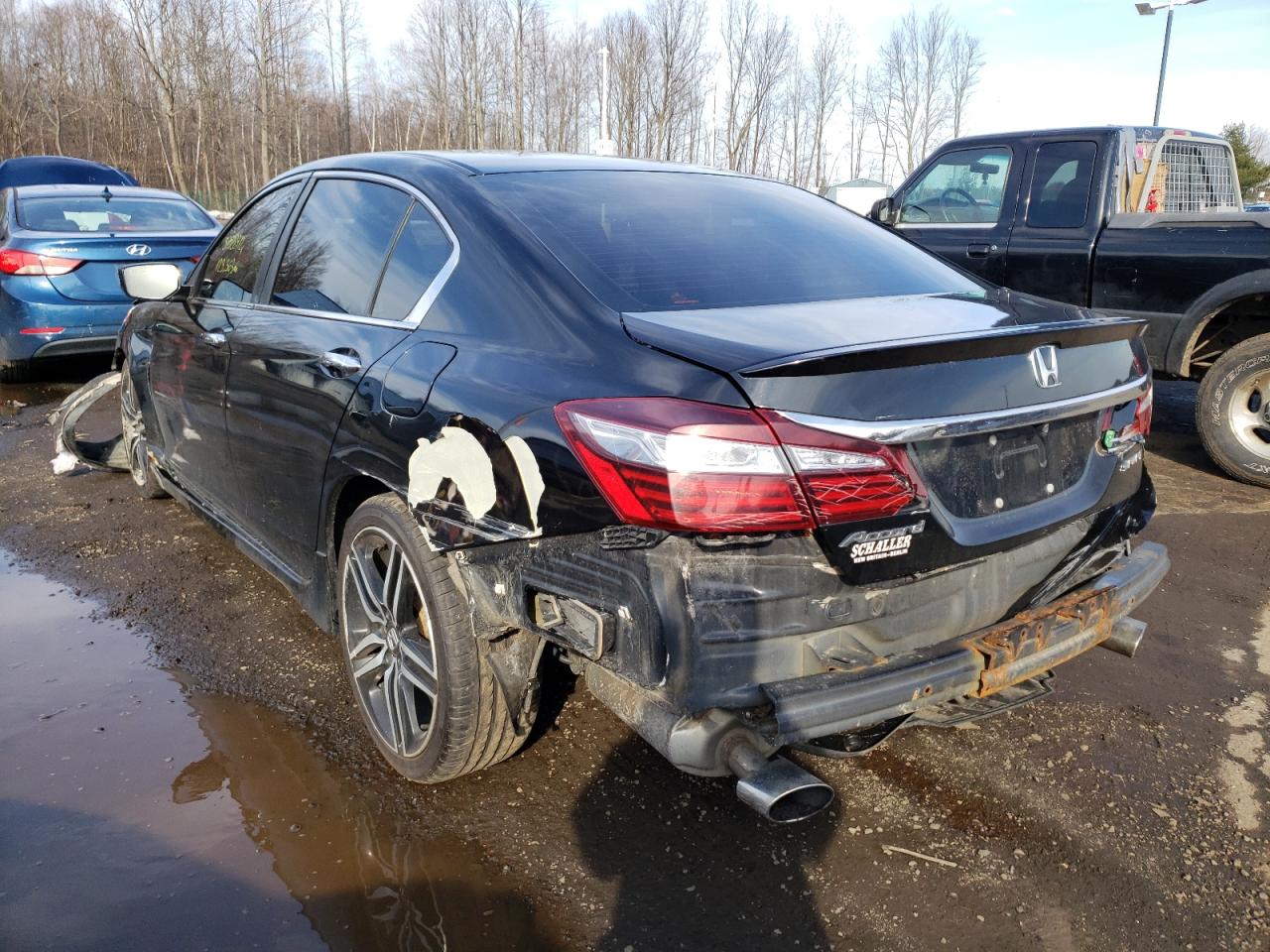 Photo 3 from auction – 2016 HONDA ACCORD SPO with VIN 1HGCR2F52GA034352
