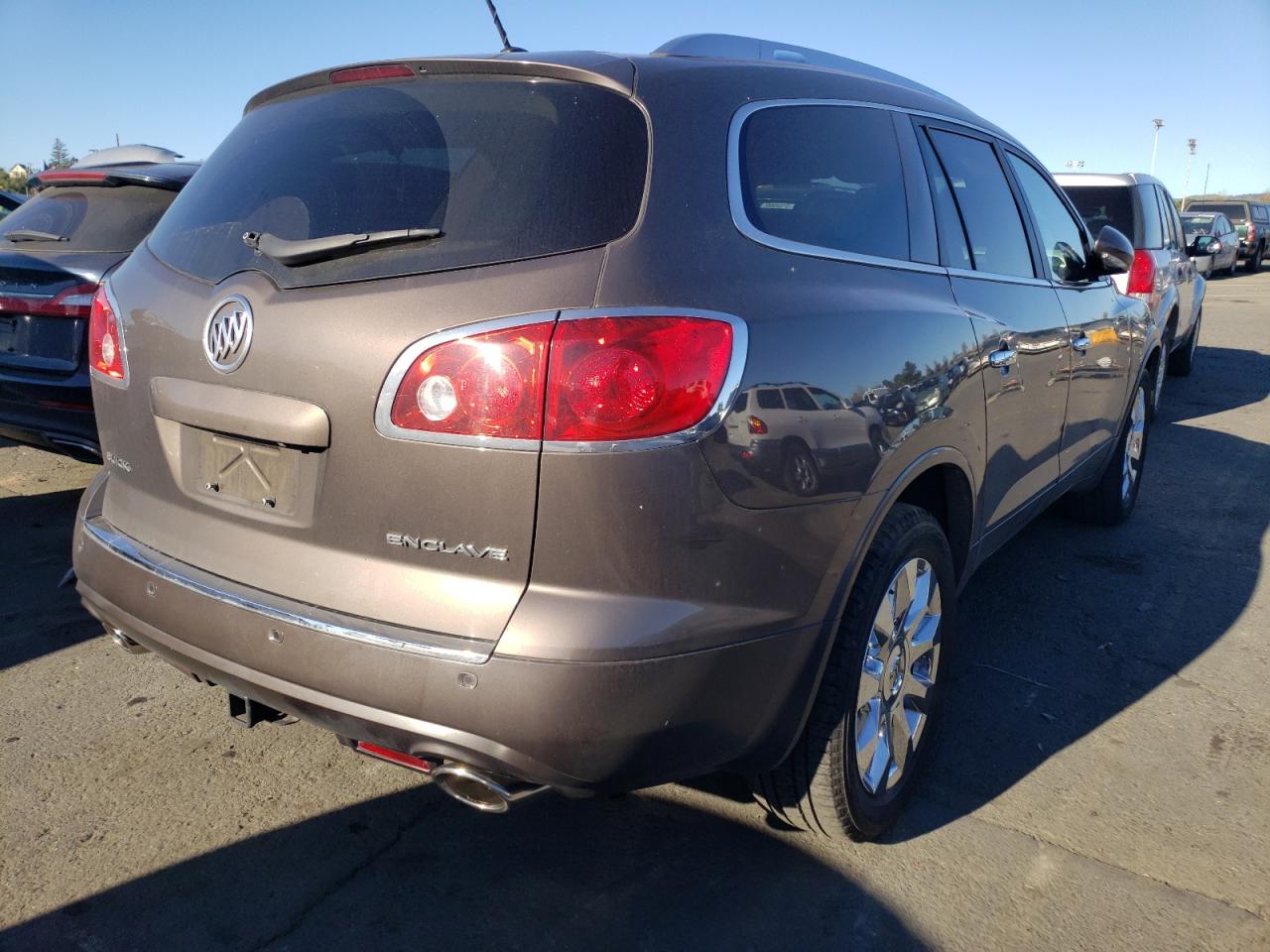 Photo 4 from auction – 2012 BUICK ENCLAVE with VIN 5GAKRDED5CJ157072