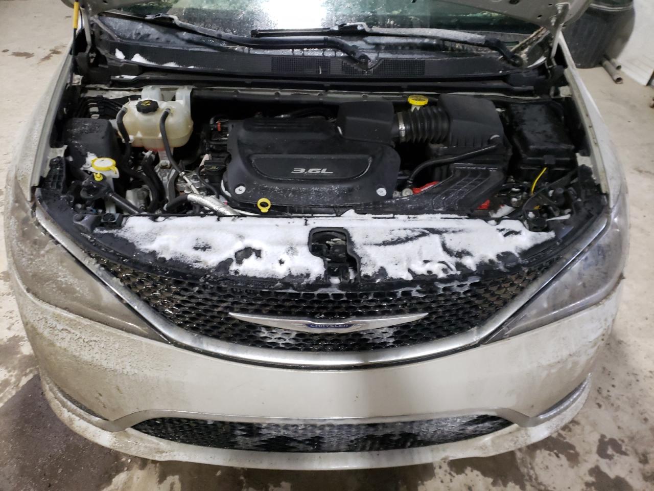 Photo 7 from auction – 2017 CHRYSLER PACIFICA T with VIN 2C4RC1BG0HR677940
