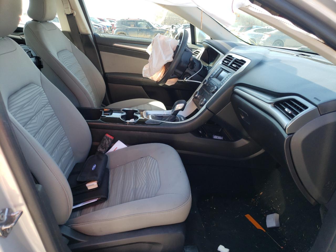 Photo 5 from auction – 2016 FORD FUSION S with VIN 3FA6P0G72GR227313