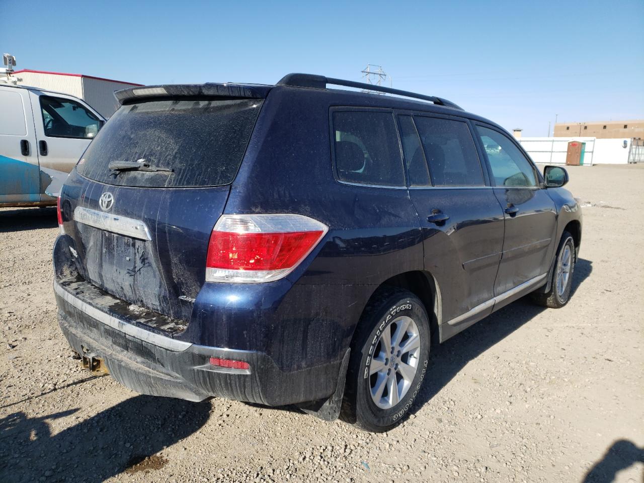 Photo 4 from auction – 2011 TOYOTA HIGHLANDER with VIN 5TDBK3EH9BS059809