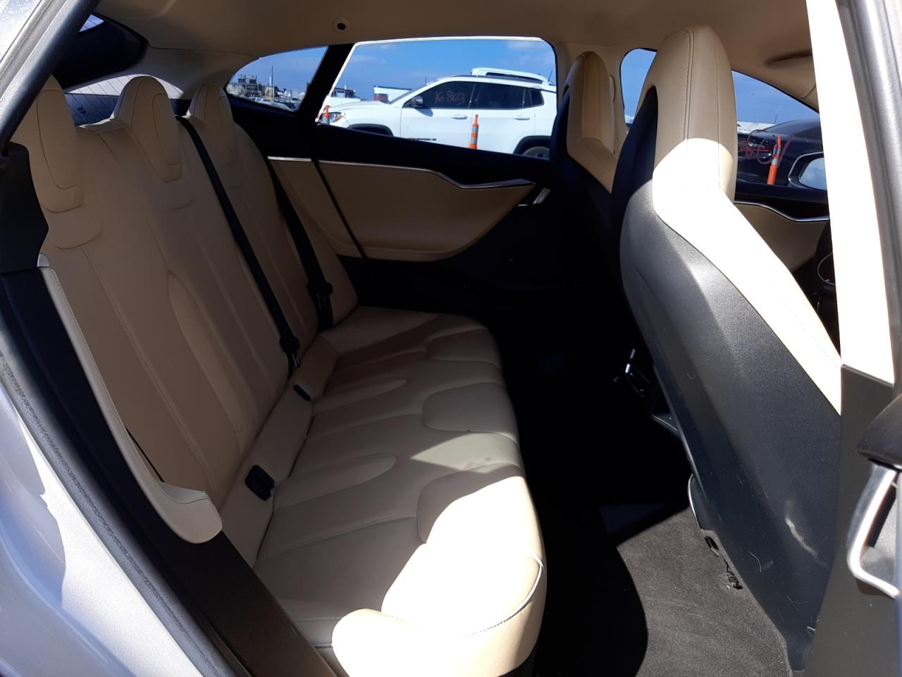 Photo 6 from auction – 2013 TESLA MODEL S with VIN 5YJSA1DP9DFP22528