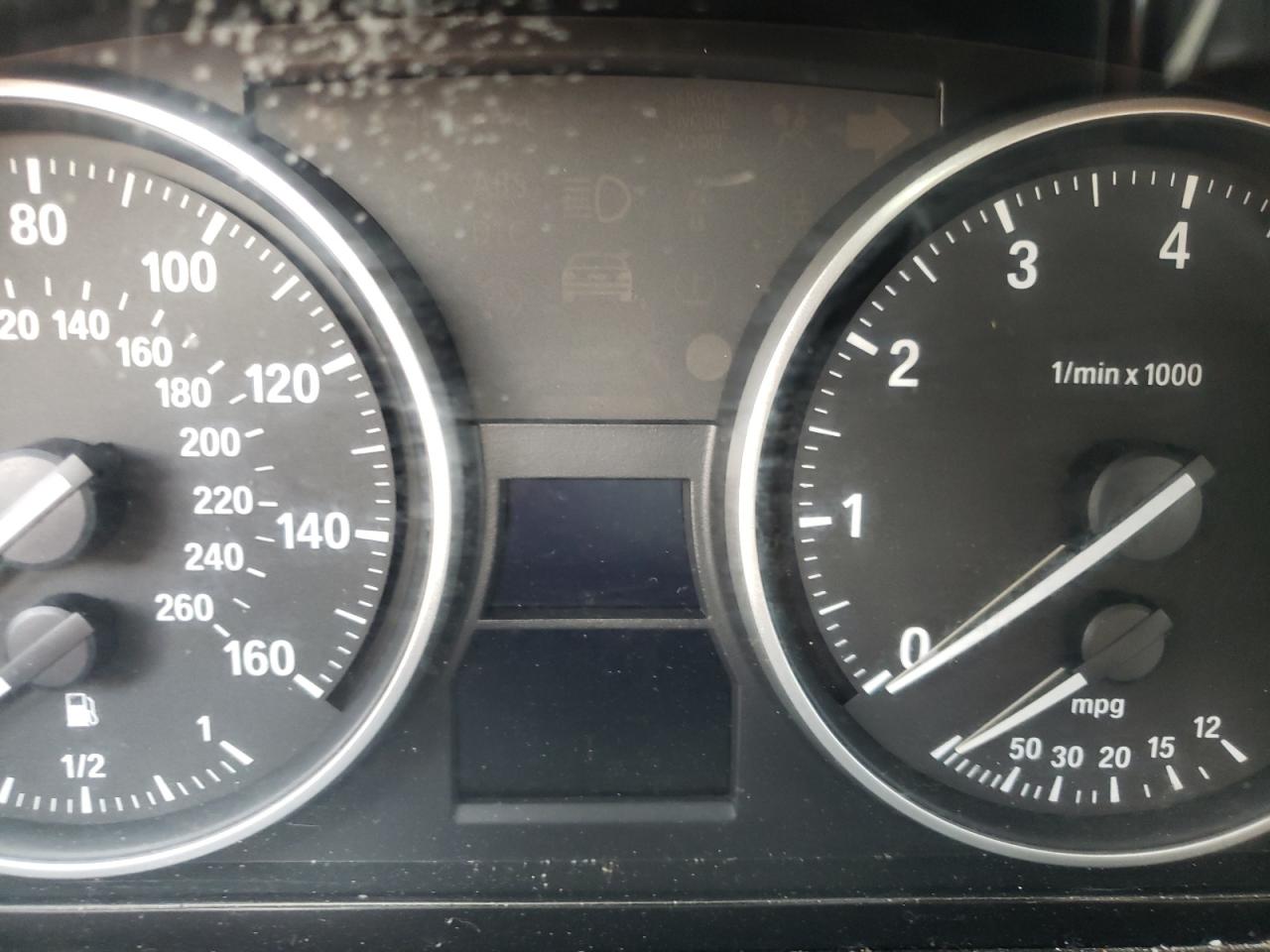 Photo 8 from auction – 2011 BMW 328 I with VIN WBAPH7G59BNN03563