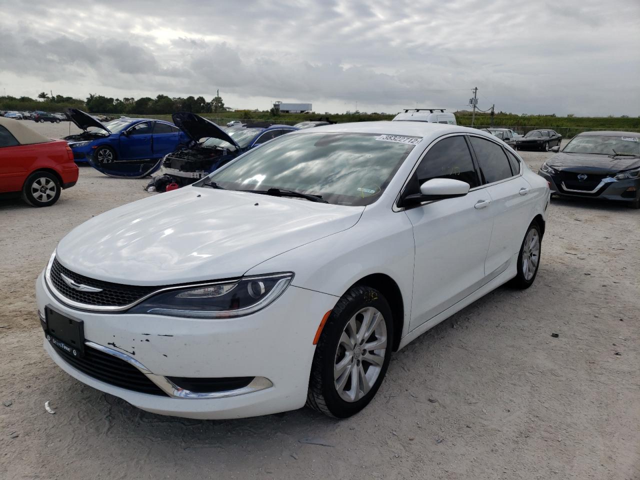 Photo 2 from auction – 2015 CHRYSLER 200 LIMITE with VIN 1C3CCCAB0FN653434