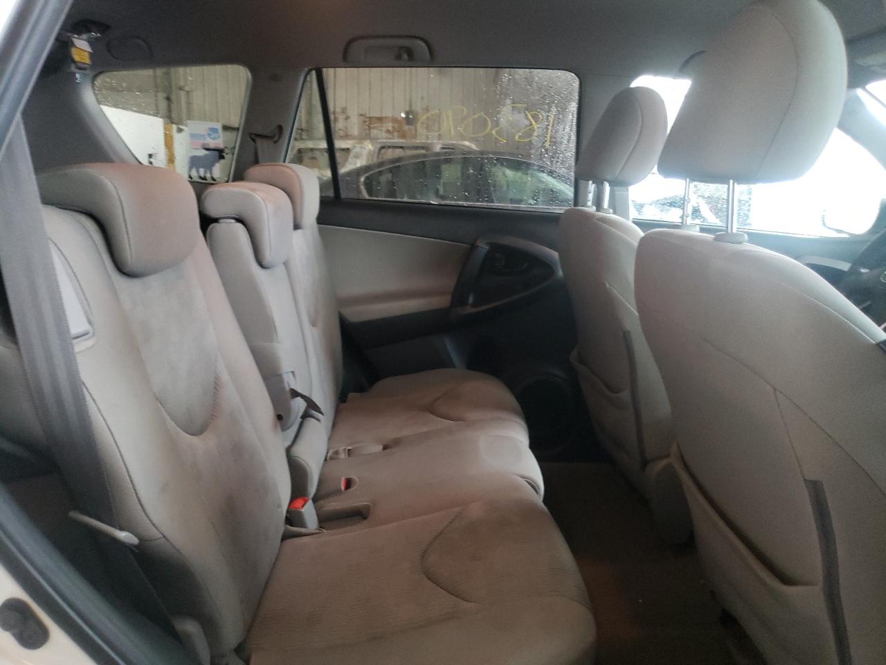 Photo 6 from auction – 2011 TOYOTA RAV4 with VIN 2T3BF4DV5BW139799