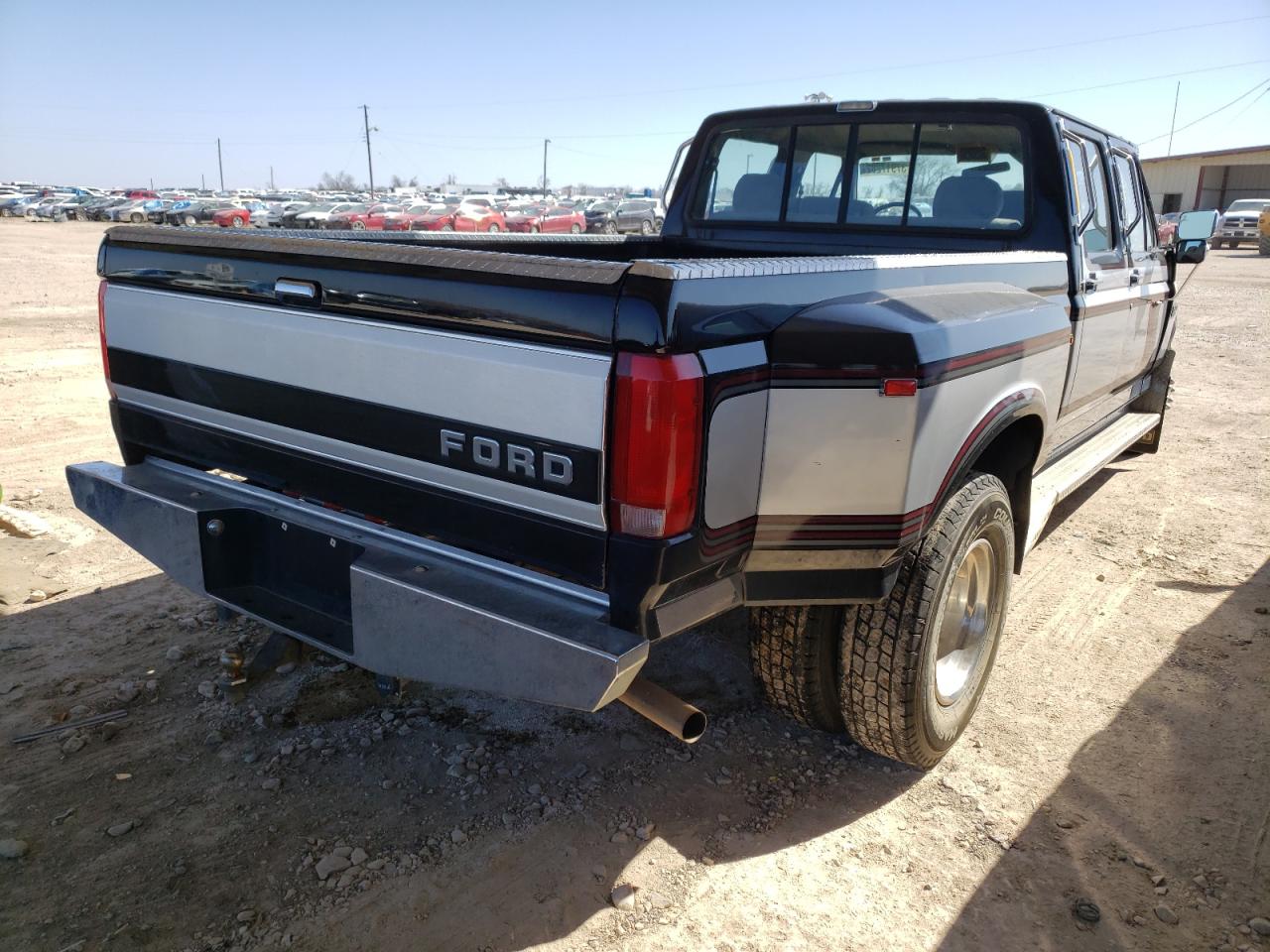 Photo 4 from auction – 1993 FORD F350 with VIN 2FTJW35G7PCB14882