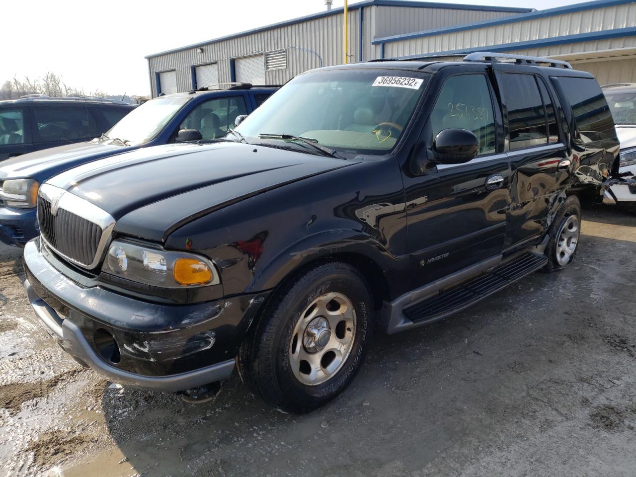 Photo 2 from auction – 2000 LINCOLN NAVIGATOR with VIN 5LMEU27A6YLJ32025