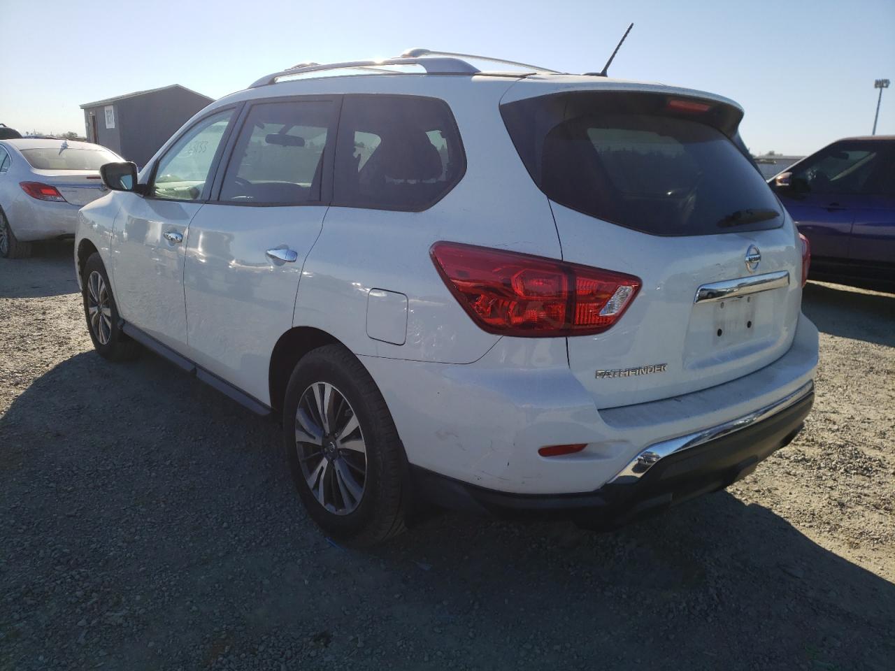 Photo 3 from auction – 2017 NISSAN PATHFINDER with VIN 5N1DR2MN8HC900191