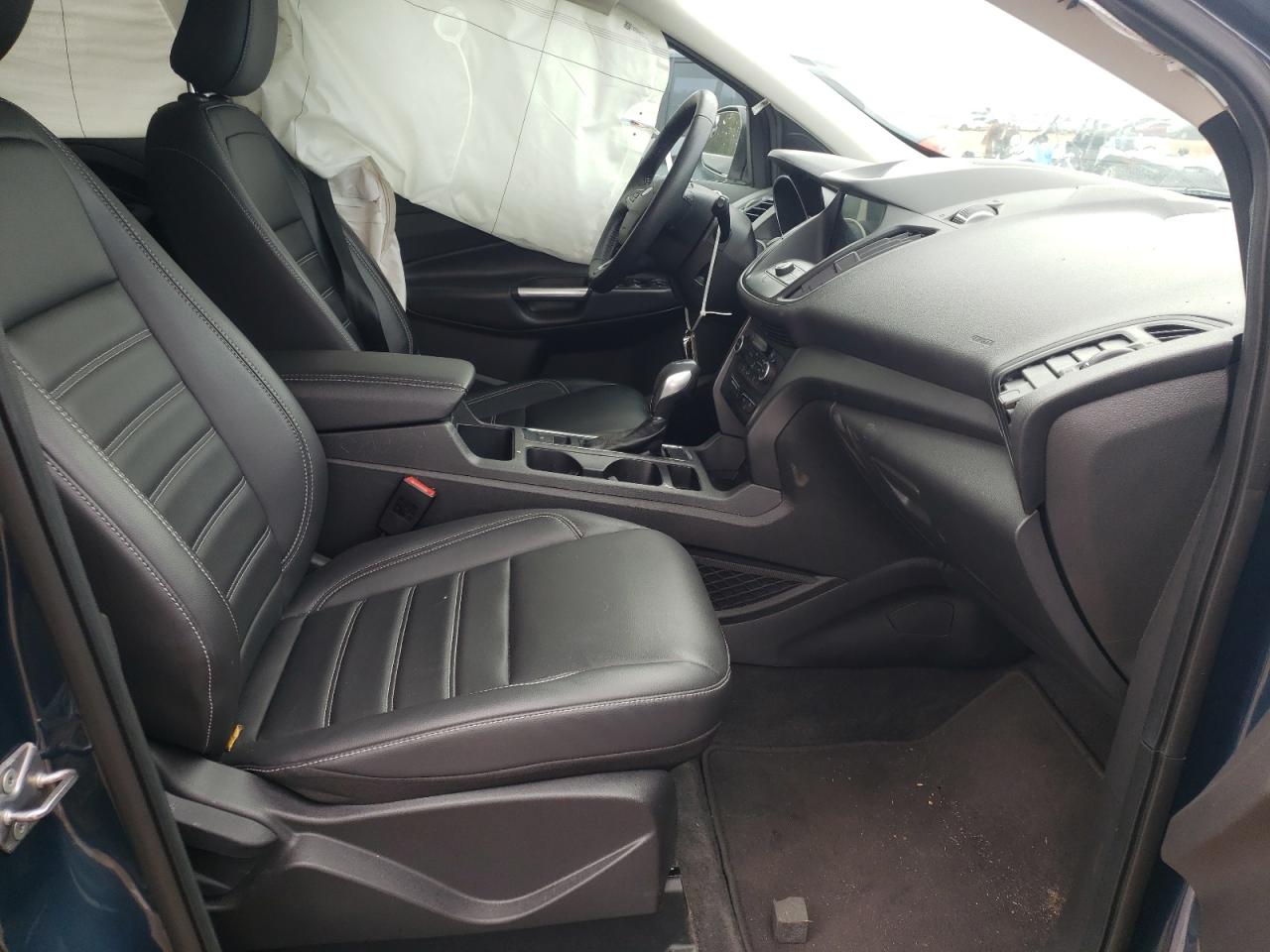 Photo 5 from auction – 2019 FORD ESCAPE SEL with VIN 1FMCU0HD8KUC46178