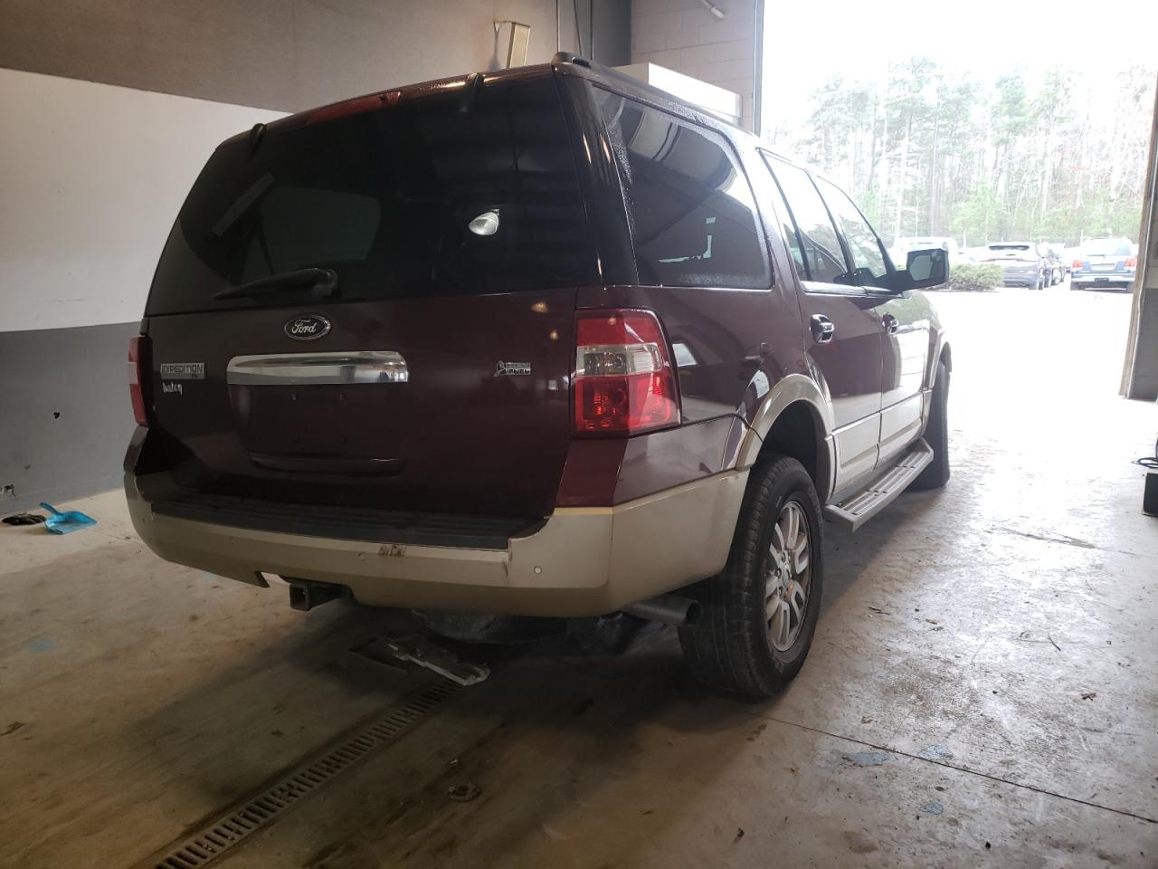 Photo 4 from auction – 2012 FORD EXPEDITION with VIN 1FMJU1J58CEF65429