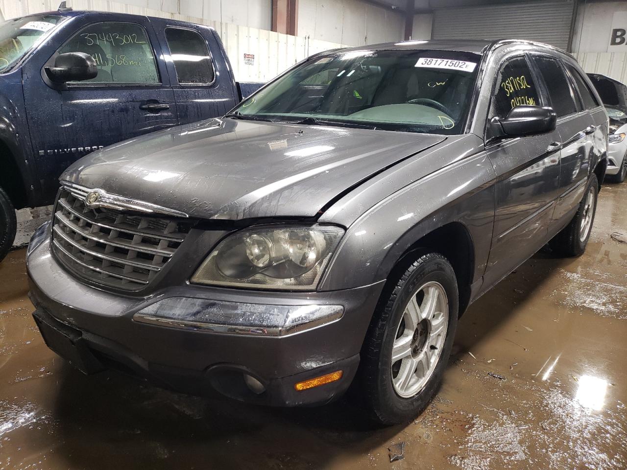 Photo 2 from auction – 2004 CHRYSLER PACIFICA with VIN 2C8GM684X4R581434