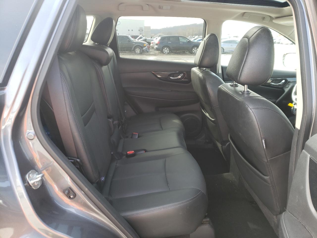Photo 6 from auction – 2017 NISSAN ROGUE S with VIN 5N1AT2MT4HC884218