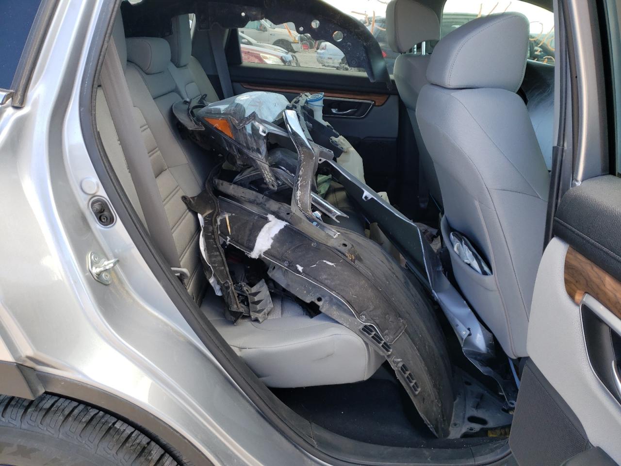Photo 6 from auction – 2017 HONDA CR-V EX with VIN 7FARW1H57HE023675