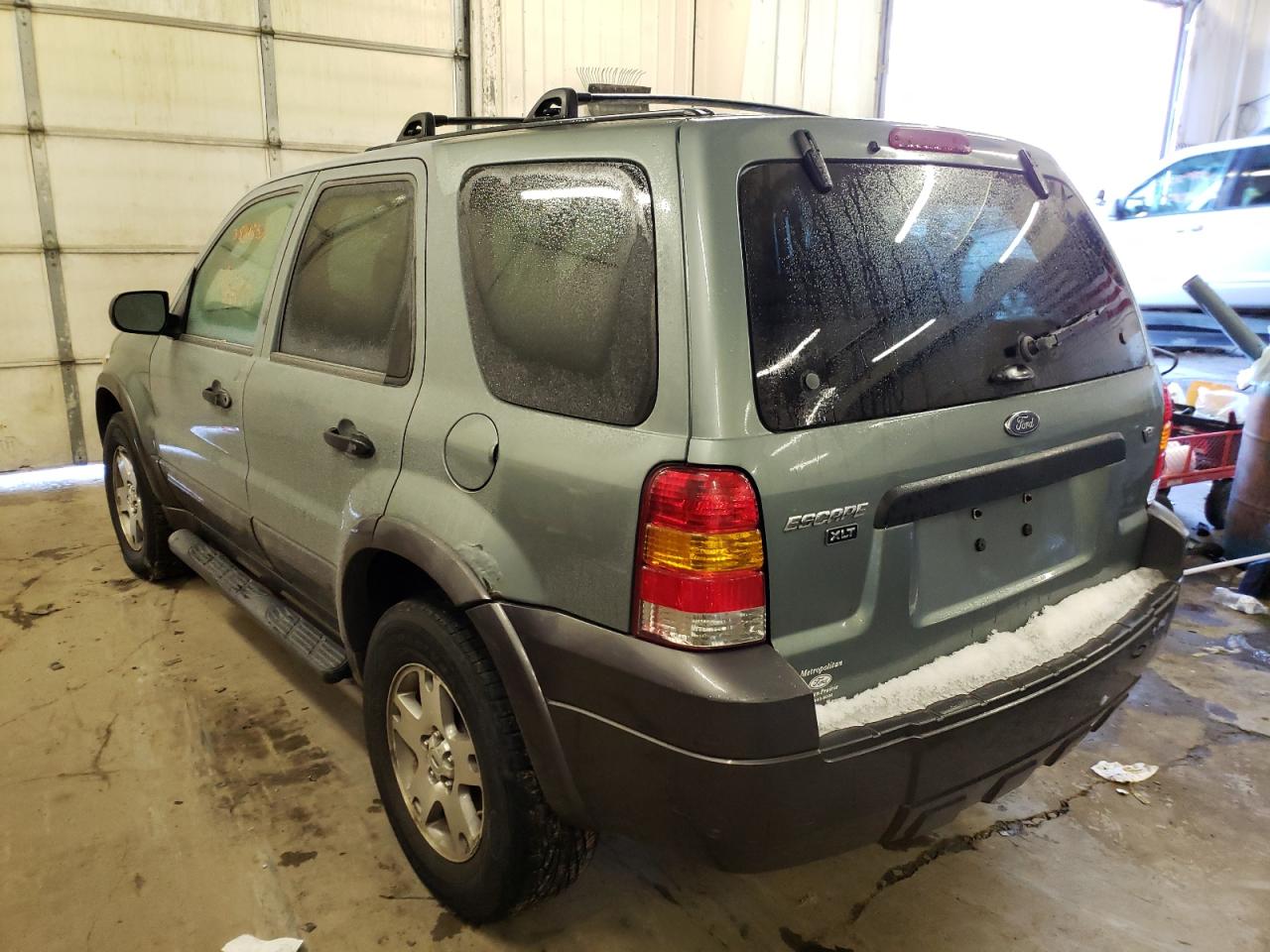 Photo 3 from auction – 2004 FORD ESCAPE with VIN 1FMCU93175KD14309