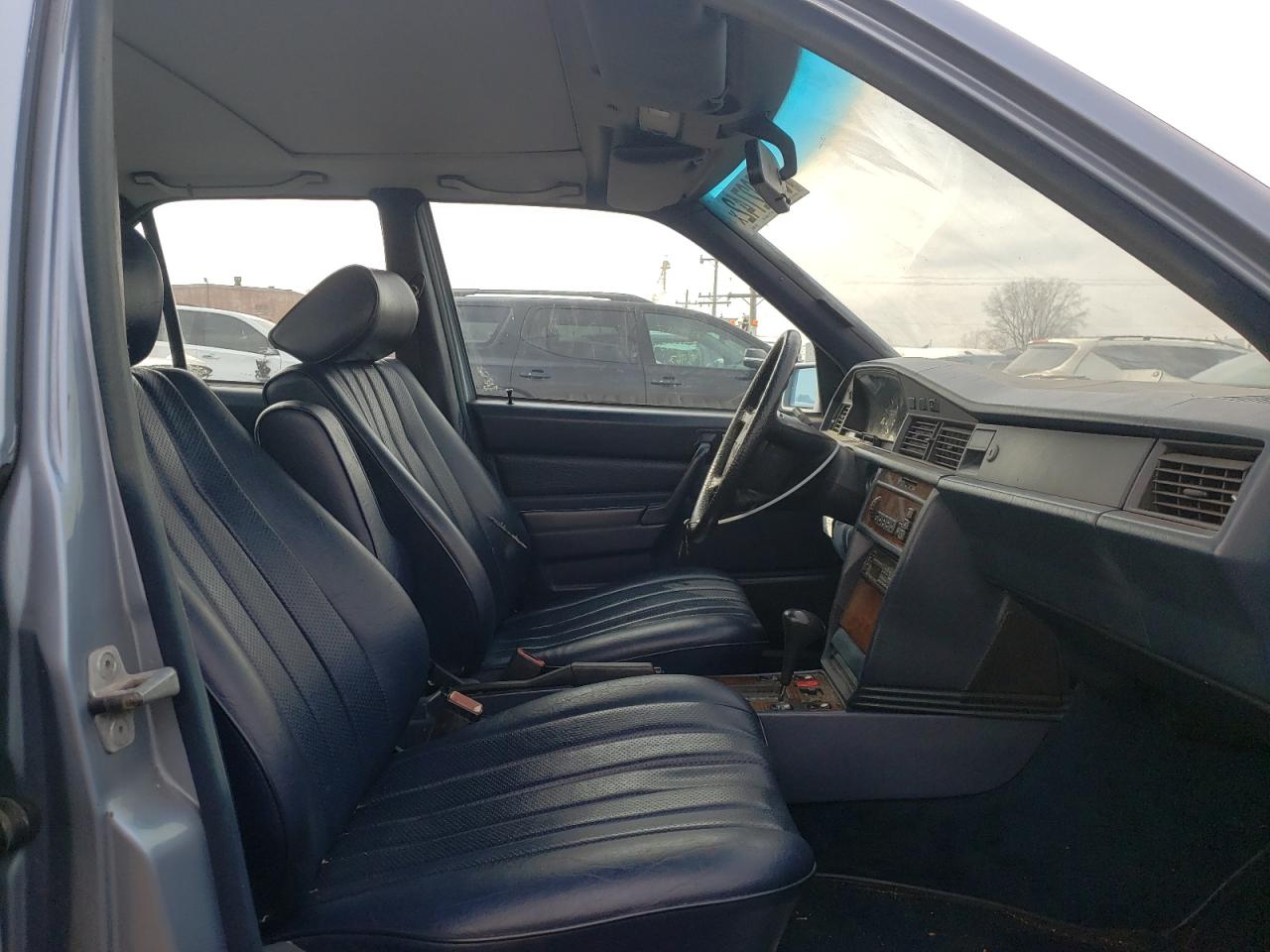 Photo 5 from auction – 1987 MERCEDES-BENZ 190 E 2.3 with VIN WDBDA28D2HF305038
