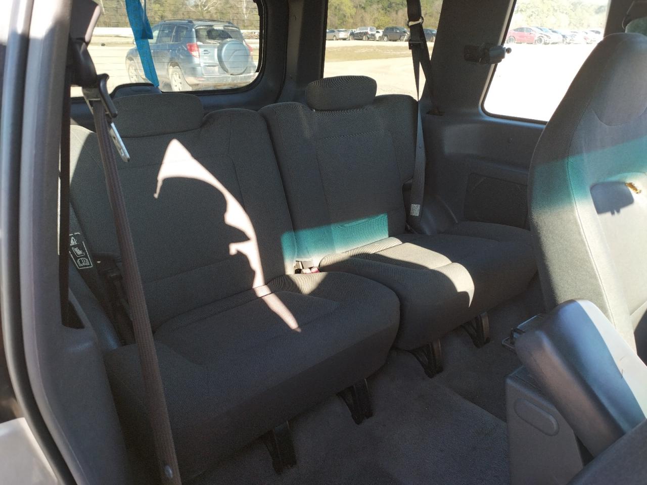 Photo 6 from auction – 2001 FORD EXPLORER S with VIN 1FMYU60E71UC70211
