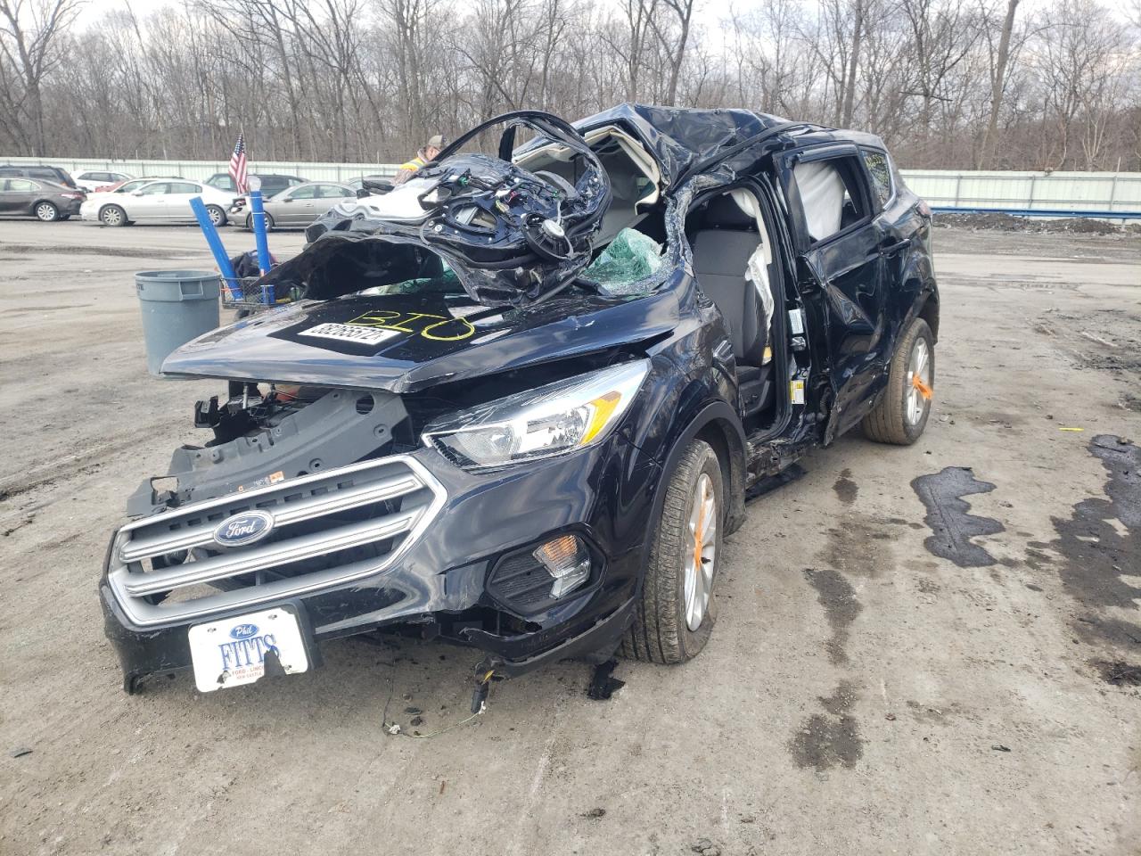 Photo 2 from auction – 2017 FORD ESCAPE SE with VIN 1FMCU9GD5HUC93750