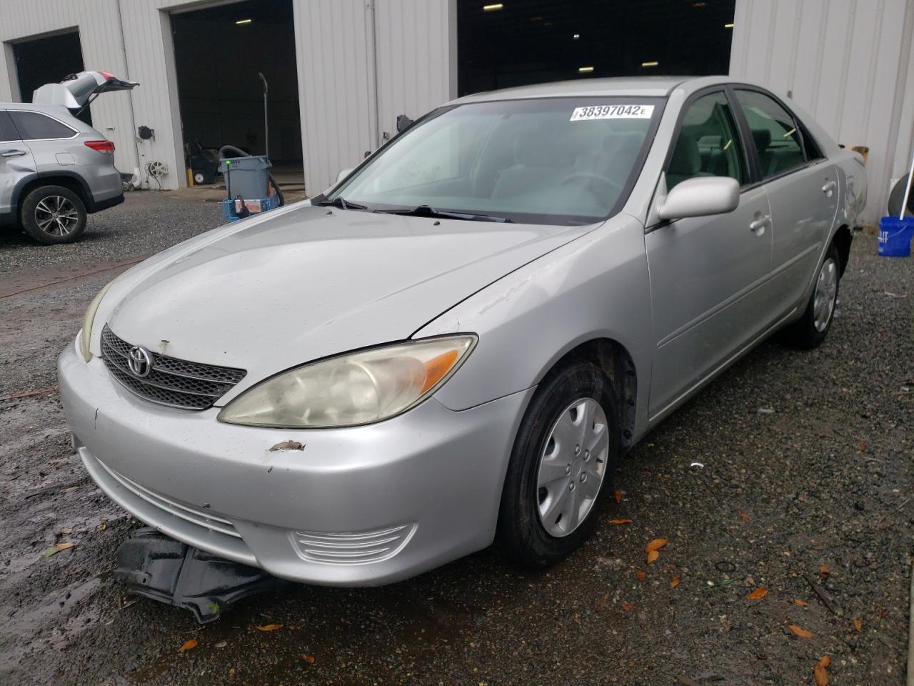 Photo 2 from auction – 2003 TOYOTA CAMRY LE with VIN 4T1BE32K03U144473