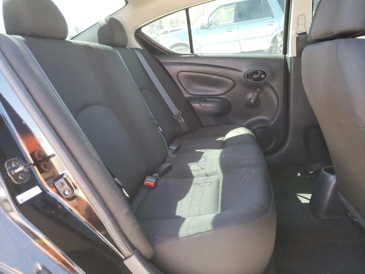 Photo 6 from auction – 2019 NISSAN VERSA S with VIN 3N1CN7AP1KL811186