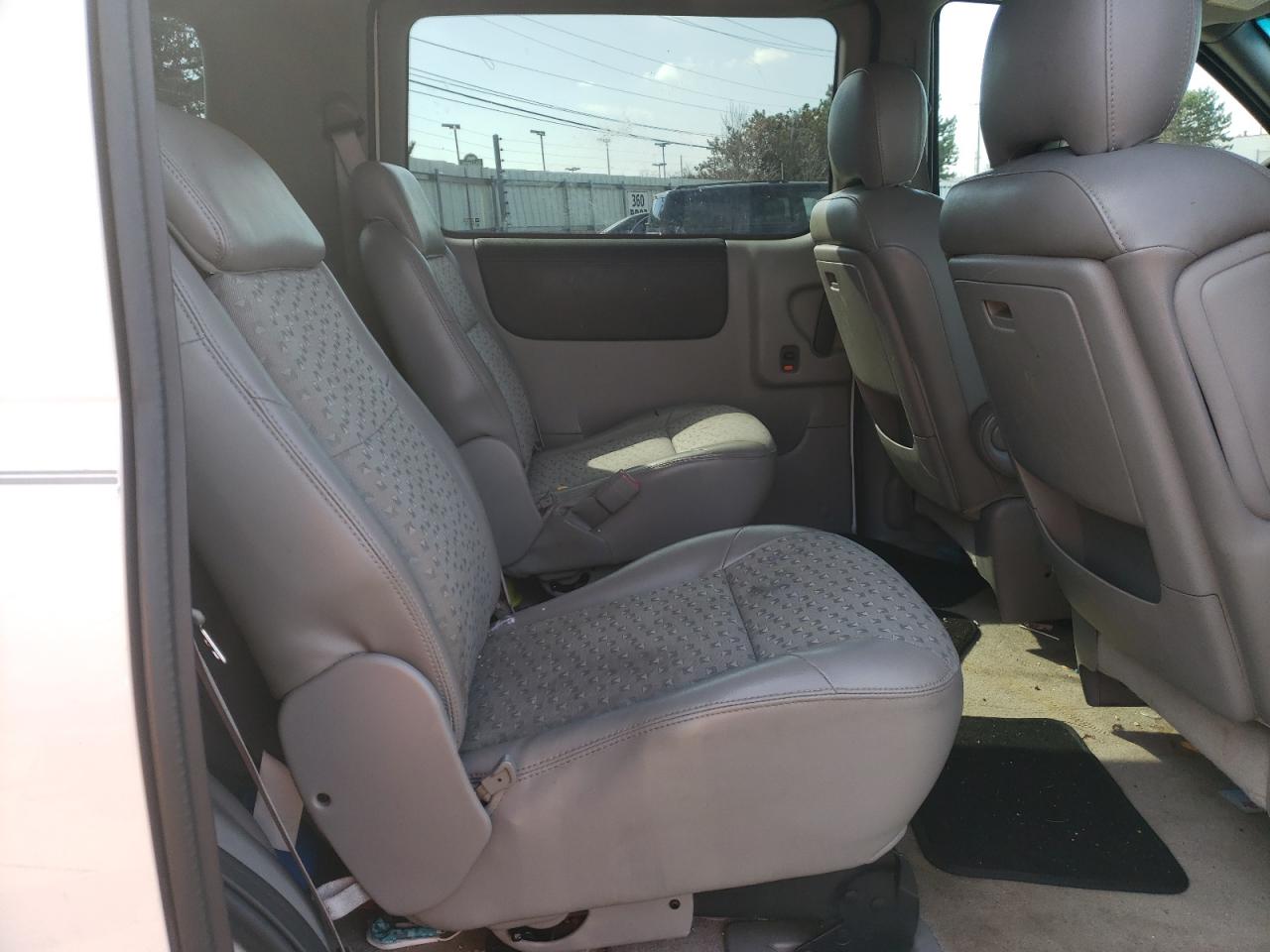 Photo 6 from auction – 2005 CHEVROLET UPLANDER L with VIN 1GNDV23L15D294214