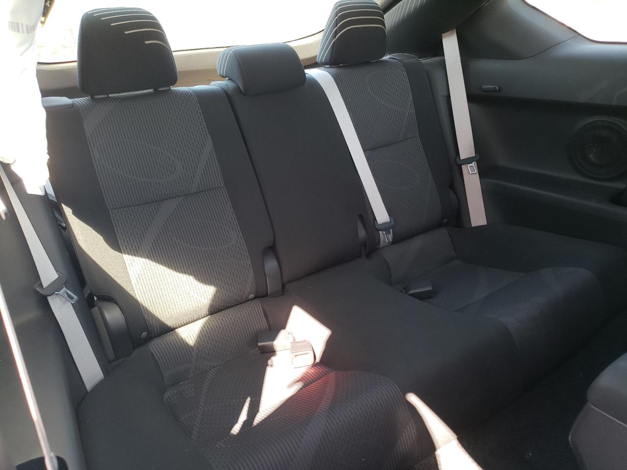 Photo 6 from auction – 2014 TOYOTA SCION TC with VIN JTKJF5C78E3072491