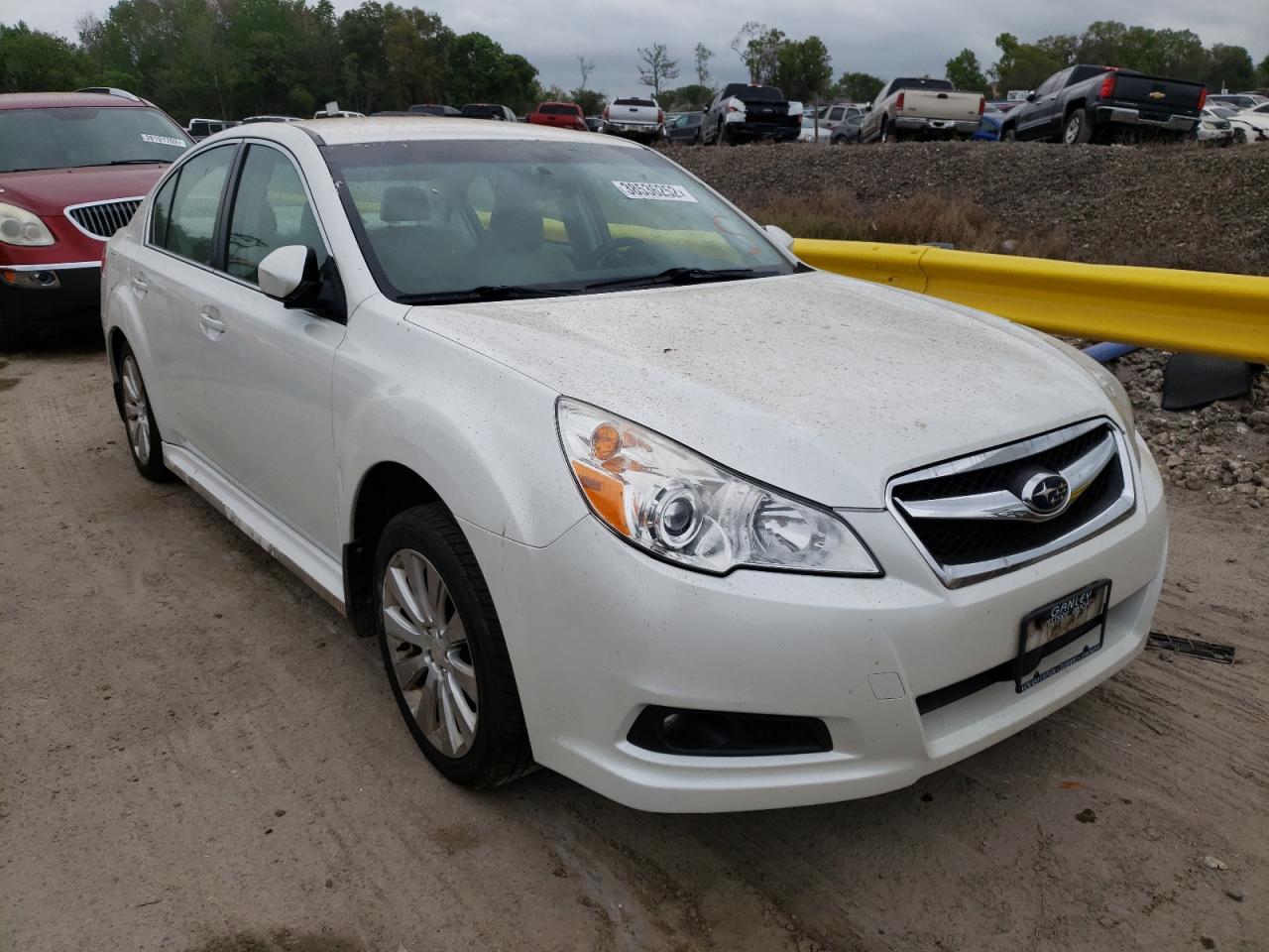 SUBARU LEGACY 2.5 2011 with VIN 4S3BMCJ61B3222985 - Photo from auction