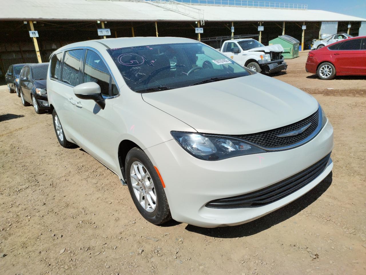CHRYSLER PACIFICA T 2017 with VIN 2C4RC1DG0HR654302 - Photo from auction