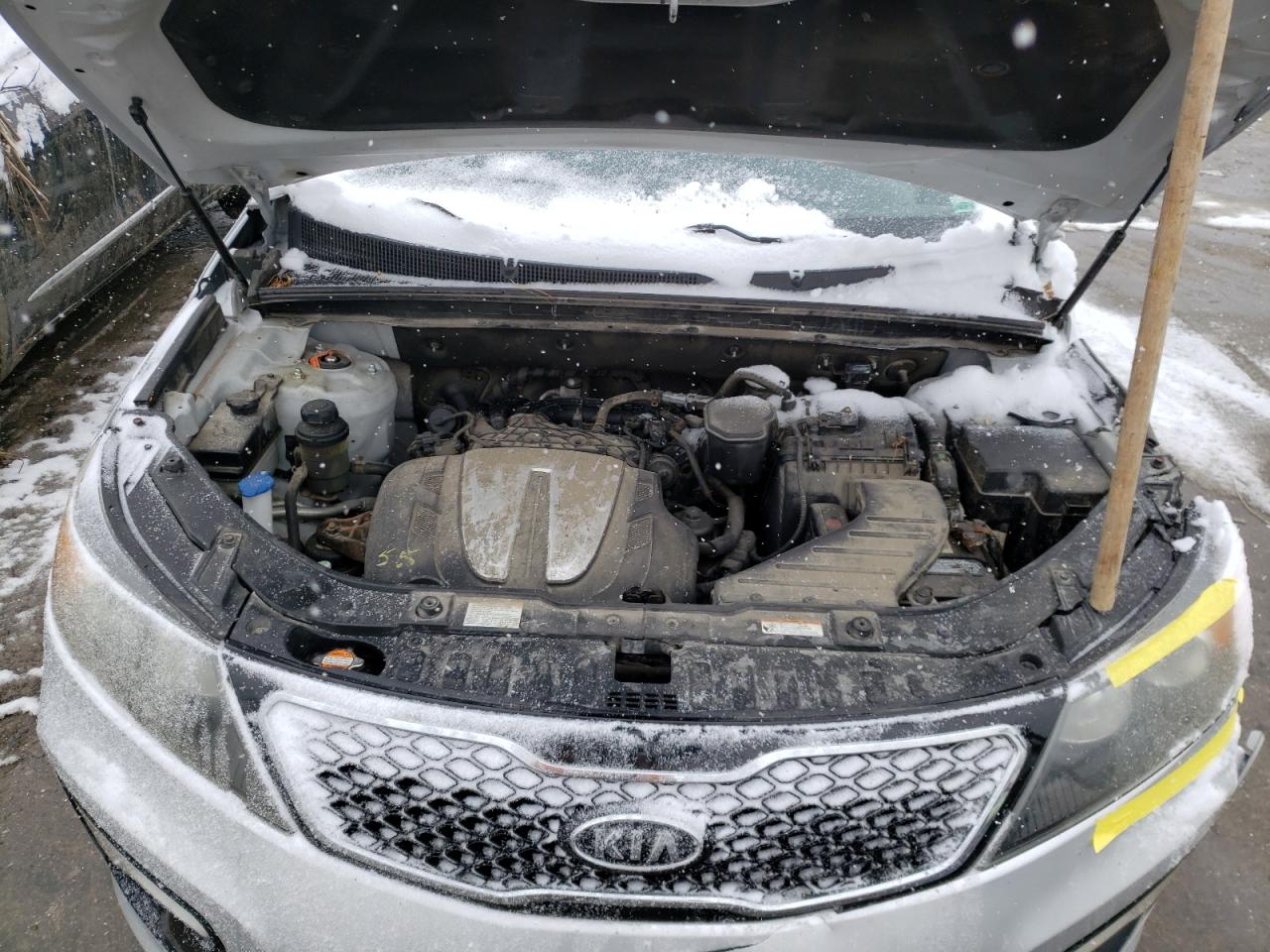 Photo 7 from auction – 2012 KIA SORENTO SX with VIN 5XYKWDA20CG204679