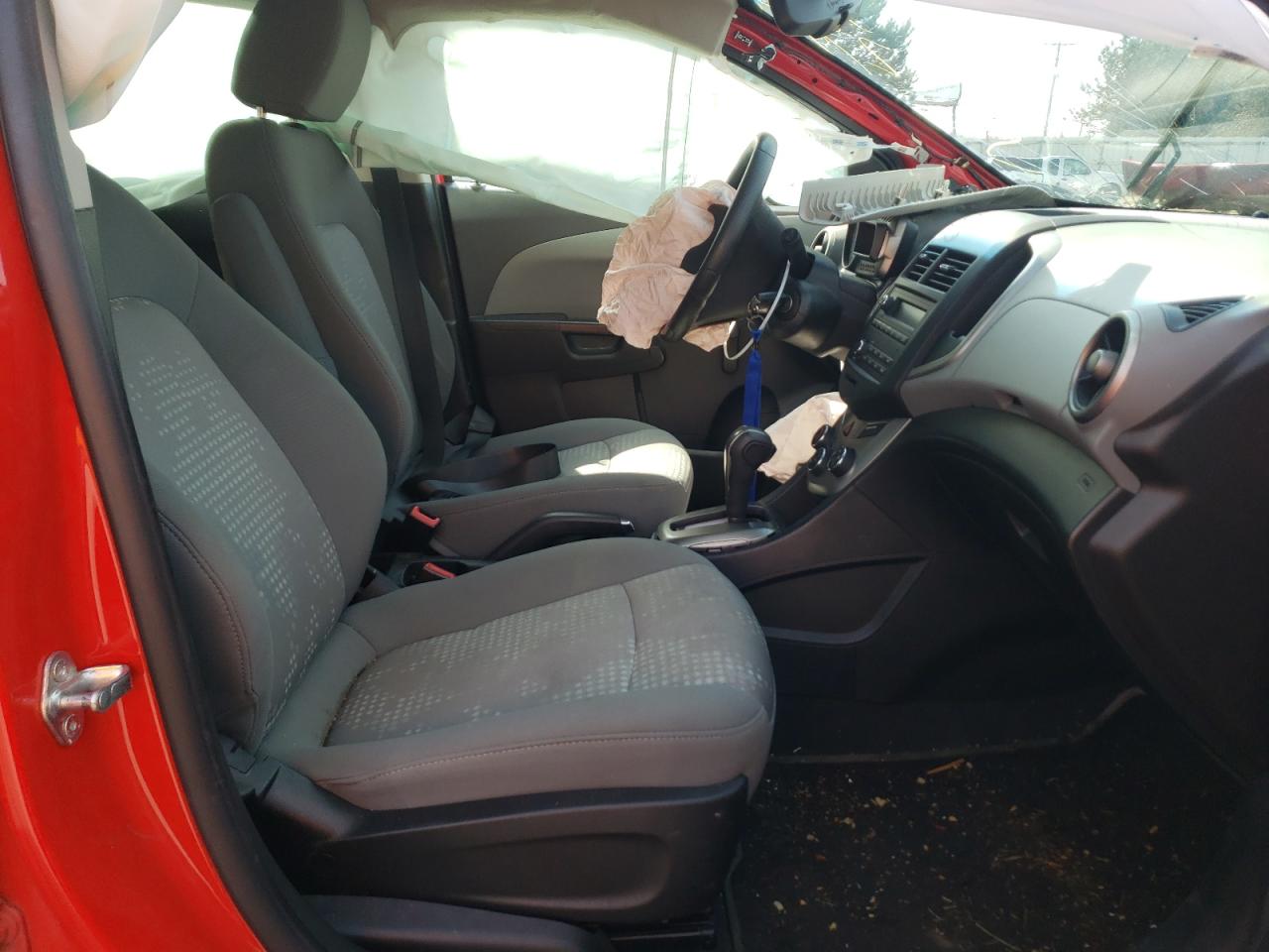 Photo 5 from auction – 2014 CHEVROLET SONIC LS with VIN 1G1JA6SH5E4141758