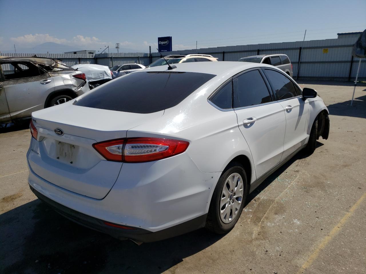 Photo 4 from auction – 2014 FORD FUSION S with VIN 3FA6P0G73ER244327