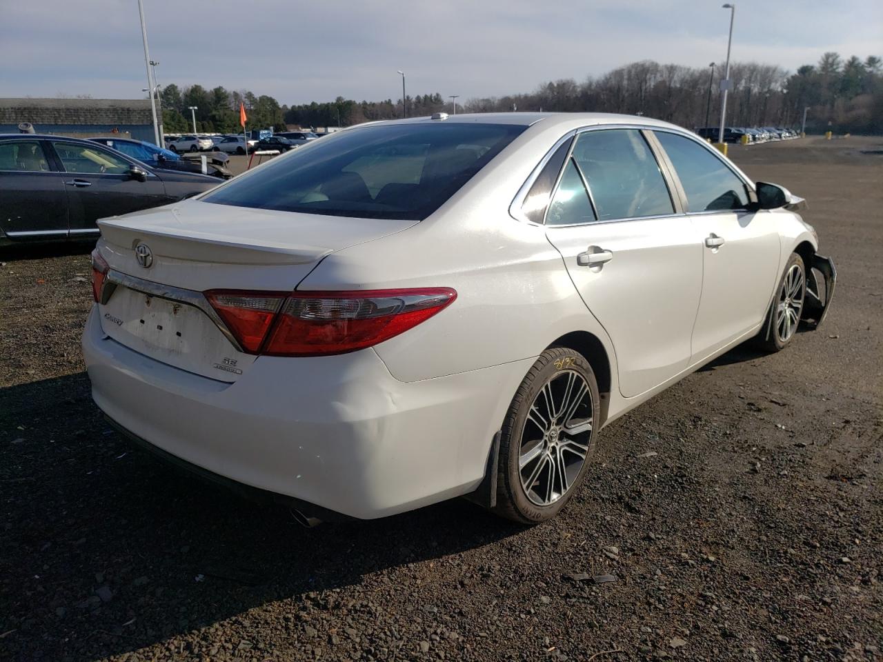 Photo 4 from auction – 2016 TOYOTA CAMRY LE with VIN 4T1BF1FK5GU140260
