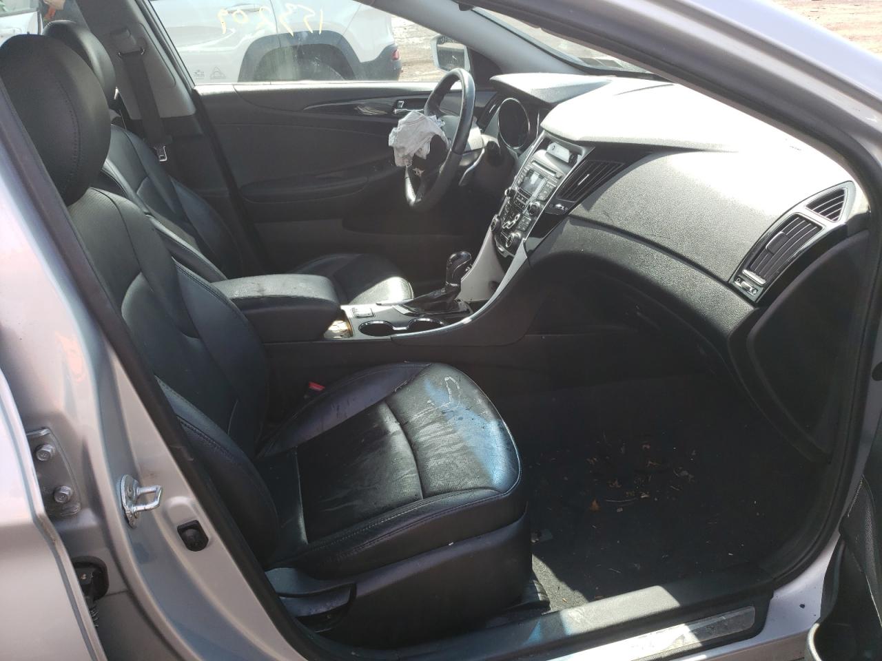 Photo 5 from auction – 2012 HYUNDAI SONATA SE with VIN 5NPEC4AB0CH385457