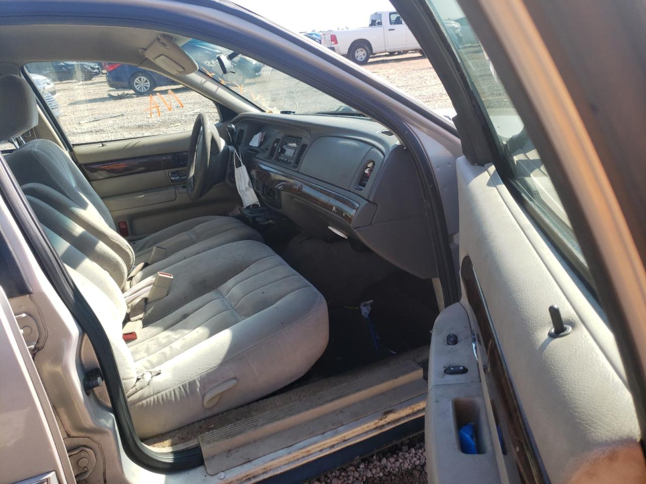 Photo 5 from auction – 2007 MERCURY GRAND MARQ with VIN 2MEFM74V67X615336