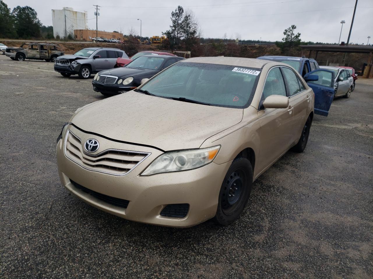 Photo 2 from auction – 2011 TOYOTA CAMRY BASE with VIN 4T1BF3EKXBU643580