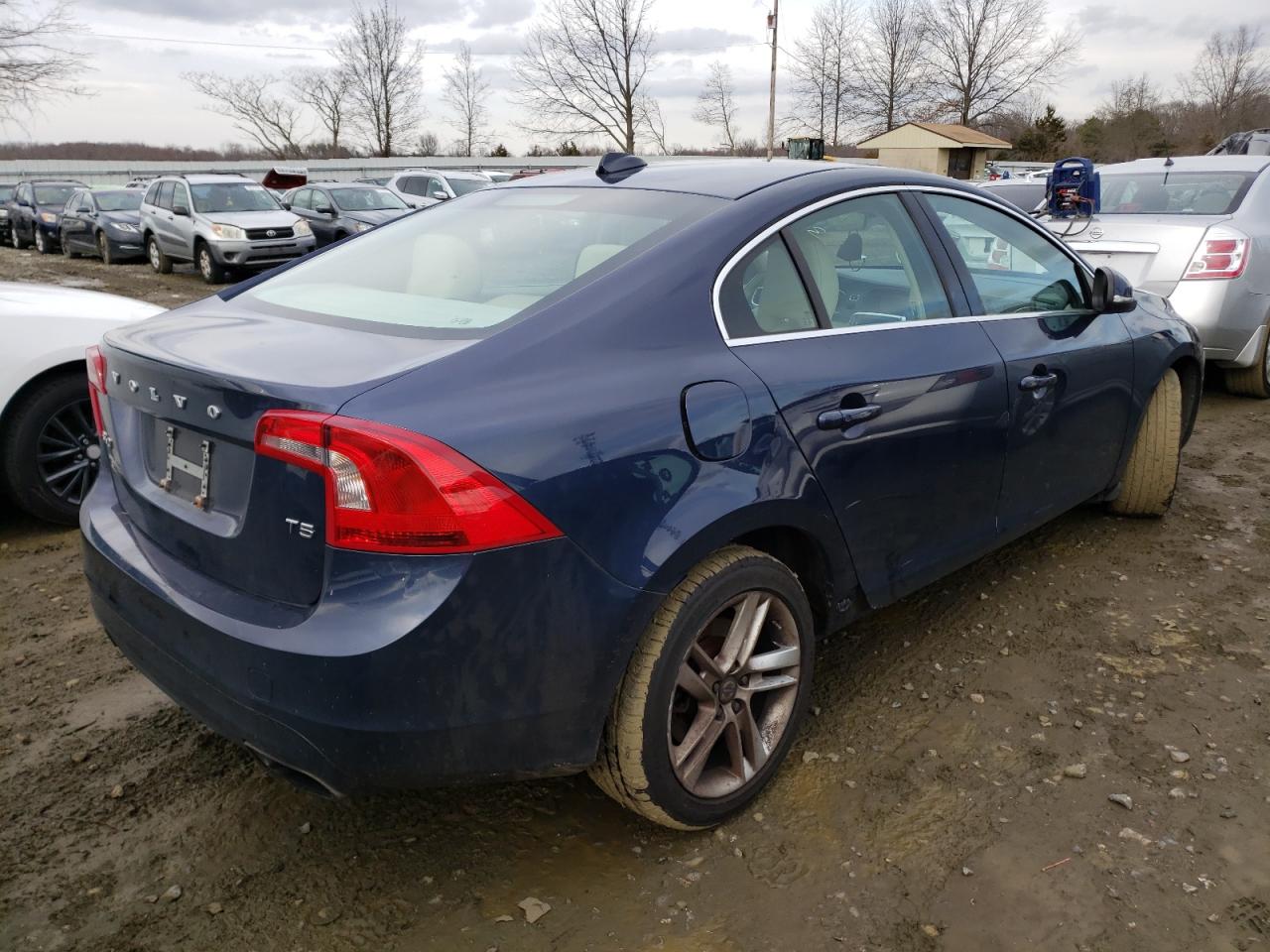 Photo 4 from auction – 2015 VOLVO S60 PREMIE with VIN YV140MFK8F1336123
