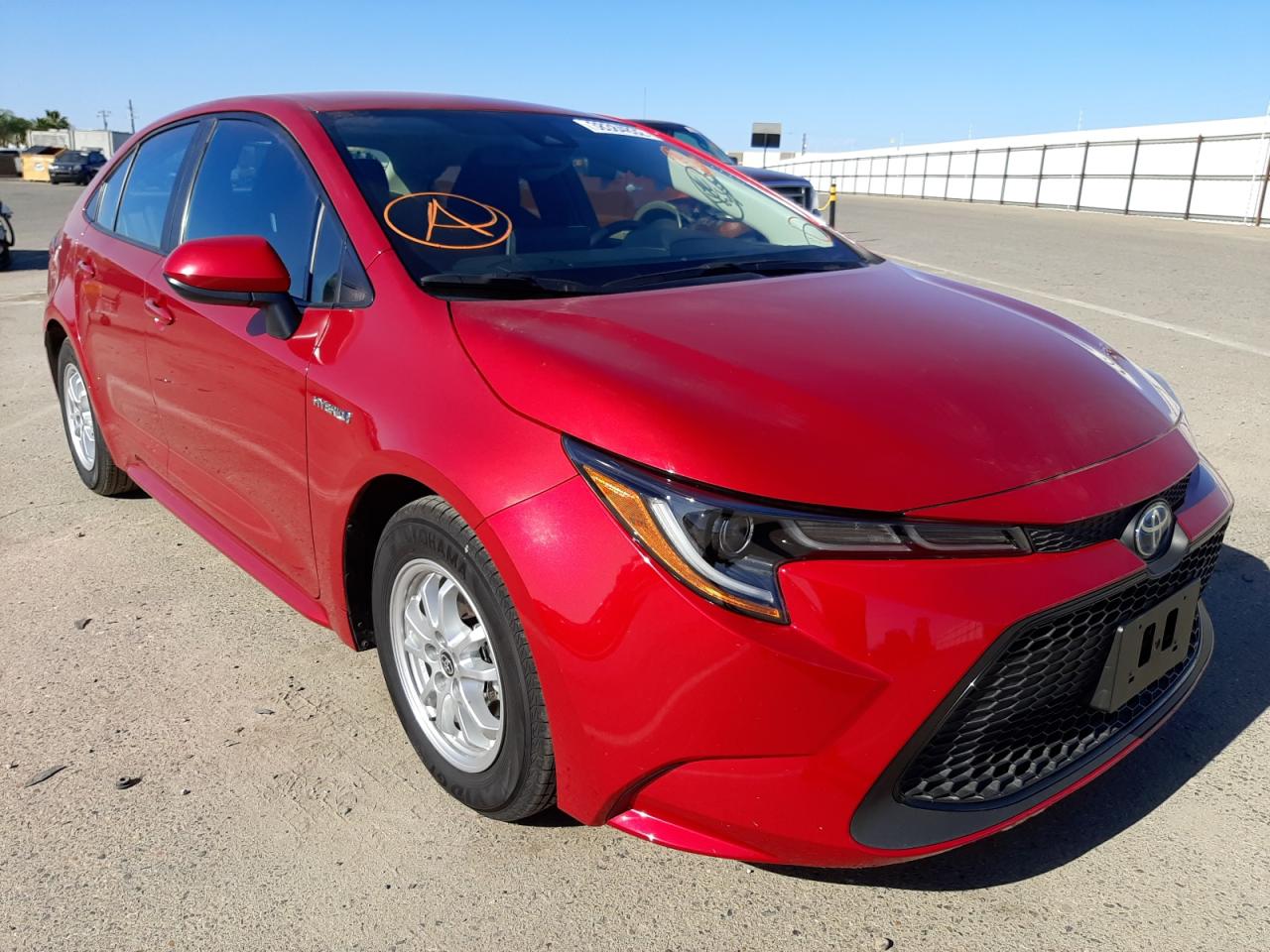 TOYOTA COROLLA LE 2020 with VIN JTDEBRBE3LJ015748 - Photo from auction