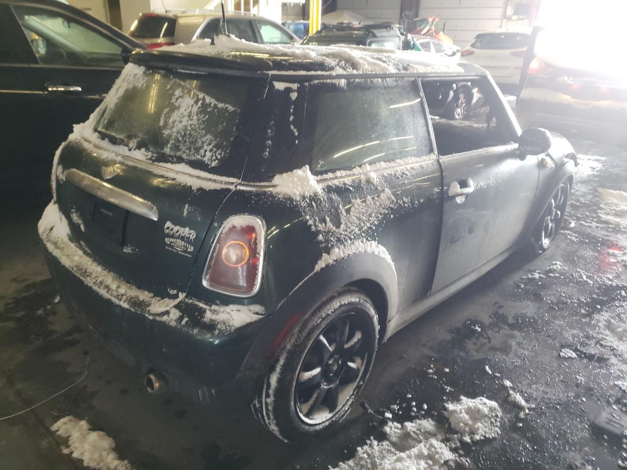 Photo 4 from auction – 2007 MINI COOPER with VIN WMWMF33597TU63110