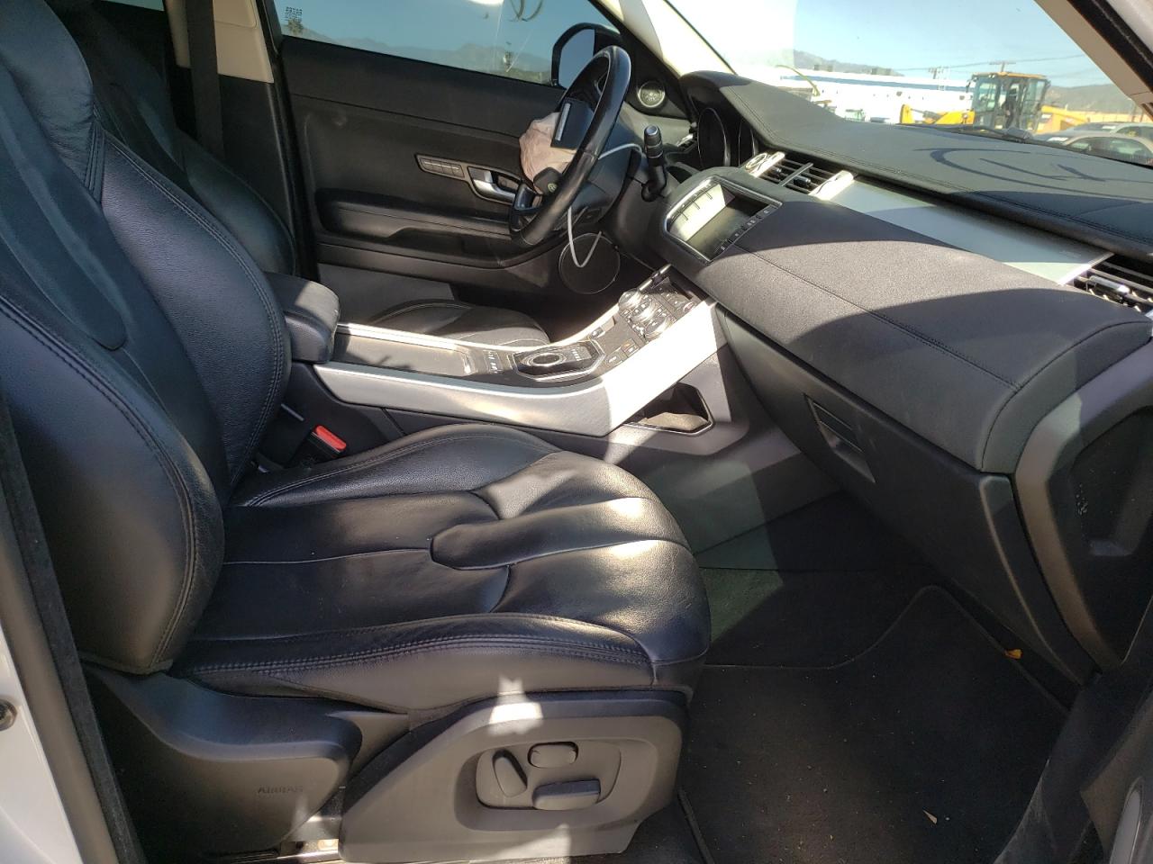 Photo 5 from auction – 2015 LAND ROVER RANGE ROVE with VIN SALVP2BG4FH062835