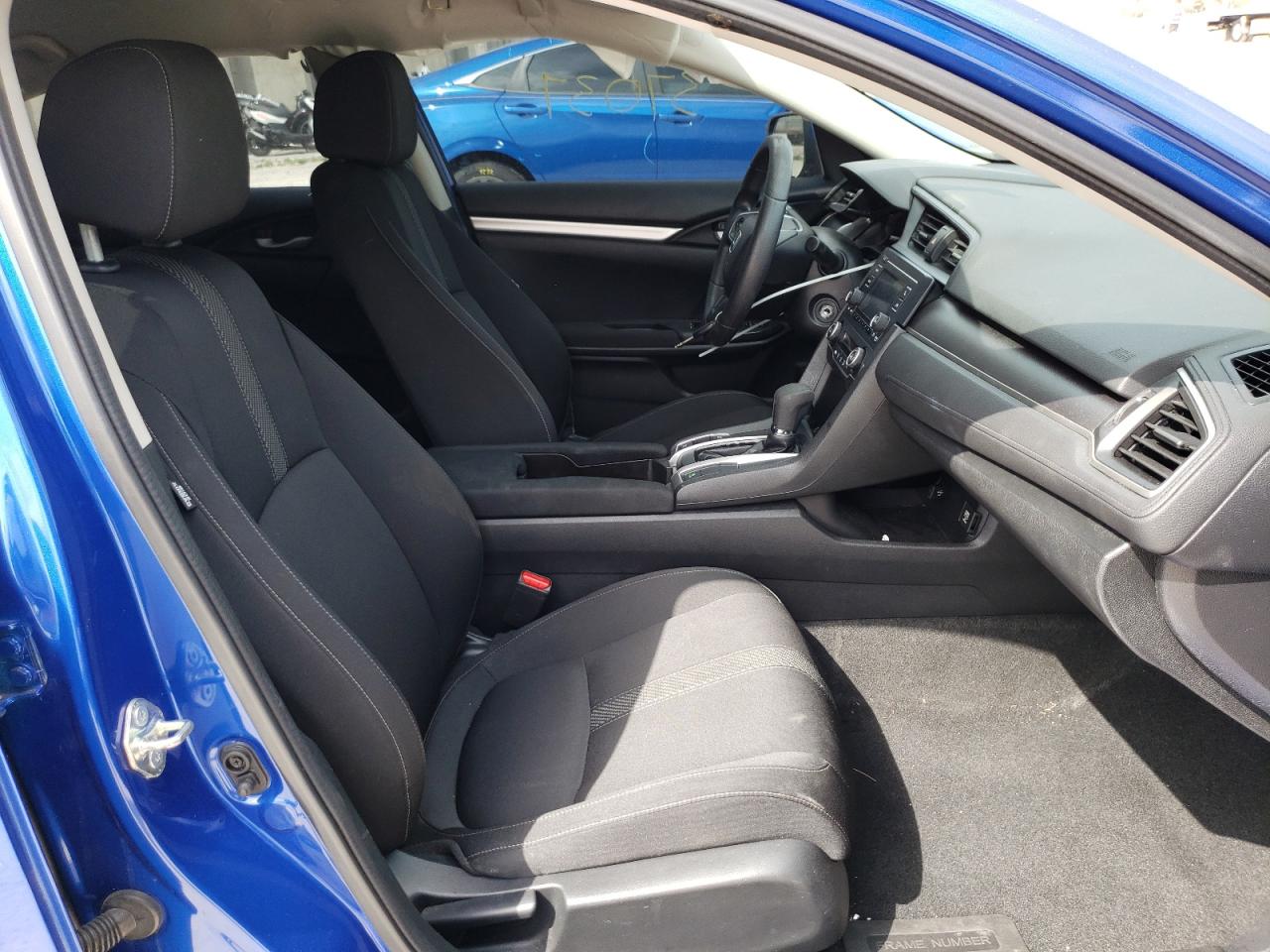 Photo 5 from auction – 2018 HONDA CIVIC LX with VIN 2HGFC2F55JH577329