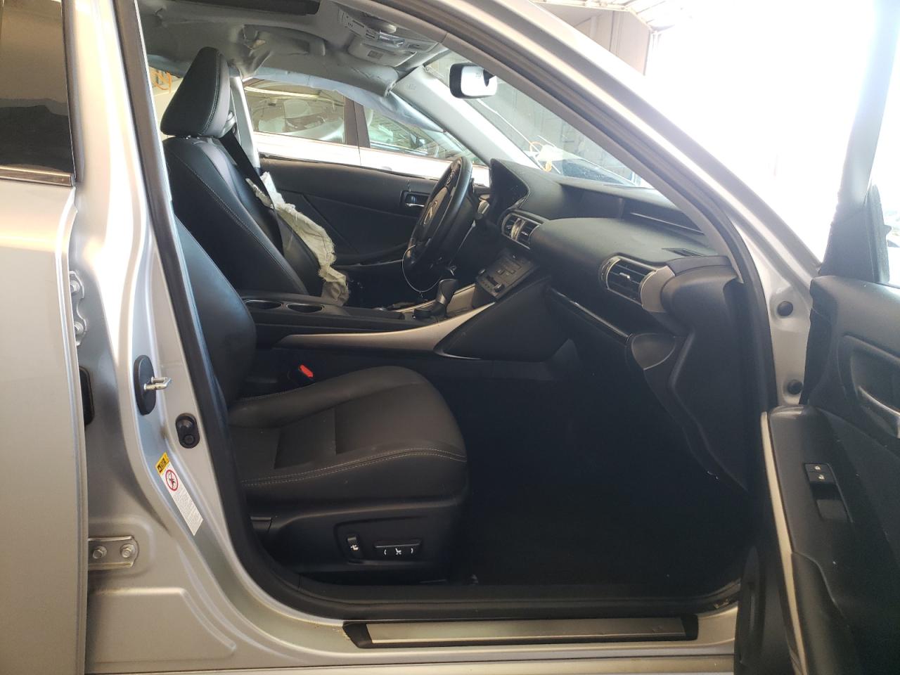 Photo 5 from auction – 2016 LEXUS IS 300 with VIN JTHCM1D26G5003886