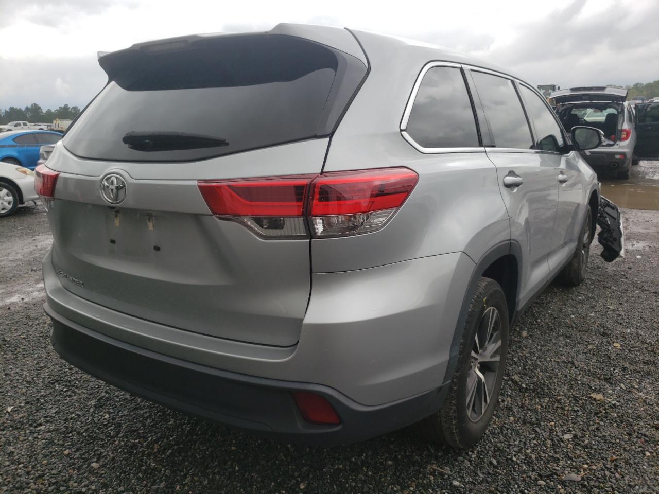 Photo 4 from auction – 2019 TOYOTA HIGHLANDER with VIN 5TDZARFH5KS060751